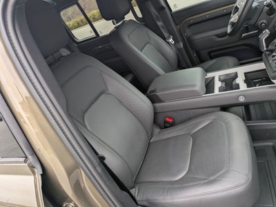 2025 Land Rover Defender X-Dynamic SE