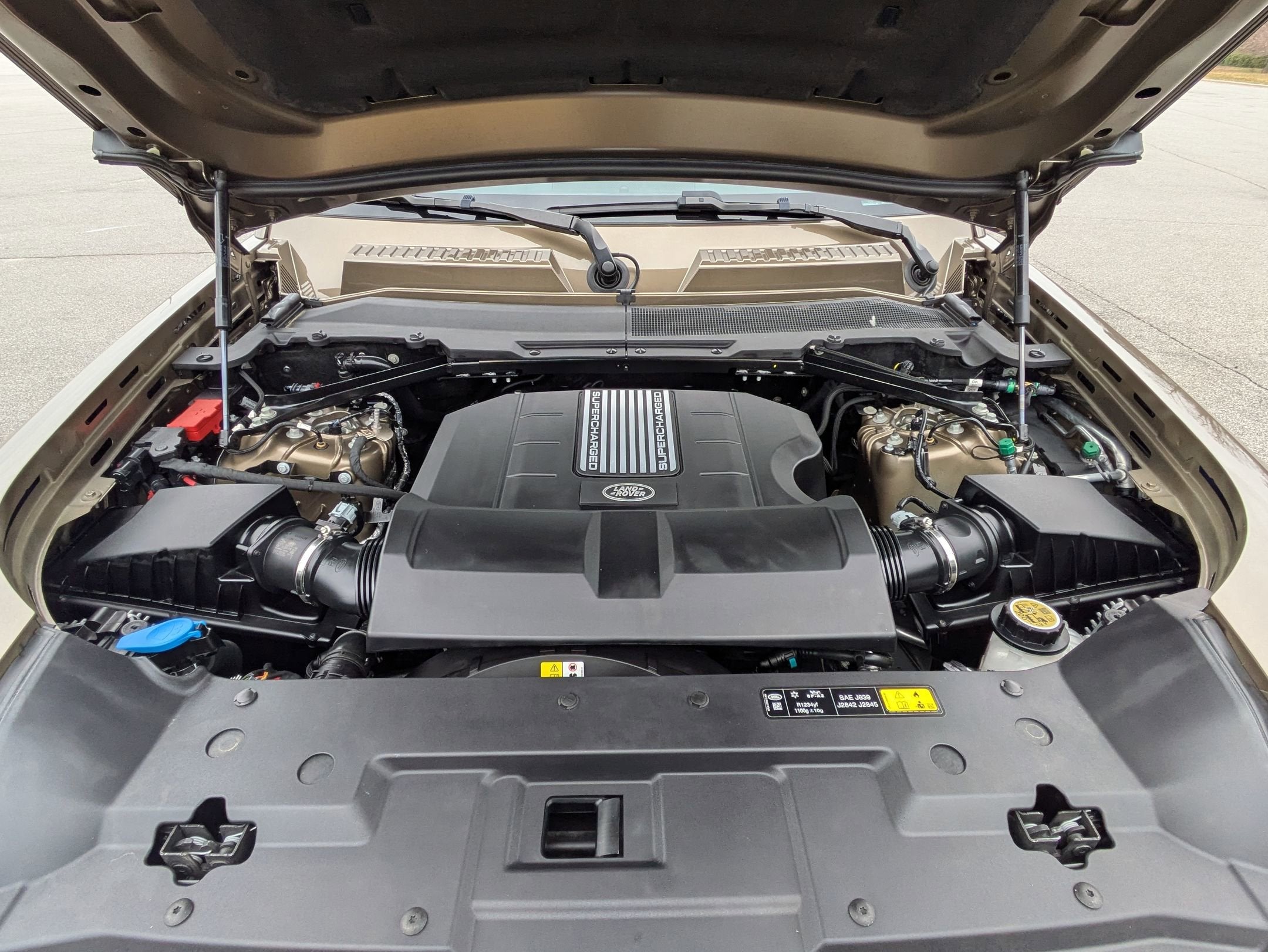 2025 Land Rover Defender X-Dynamic SE