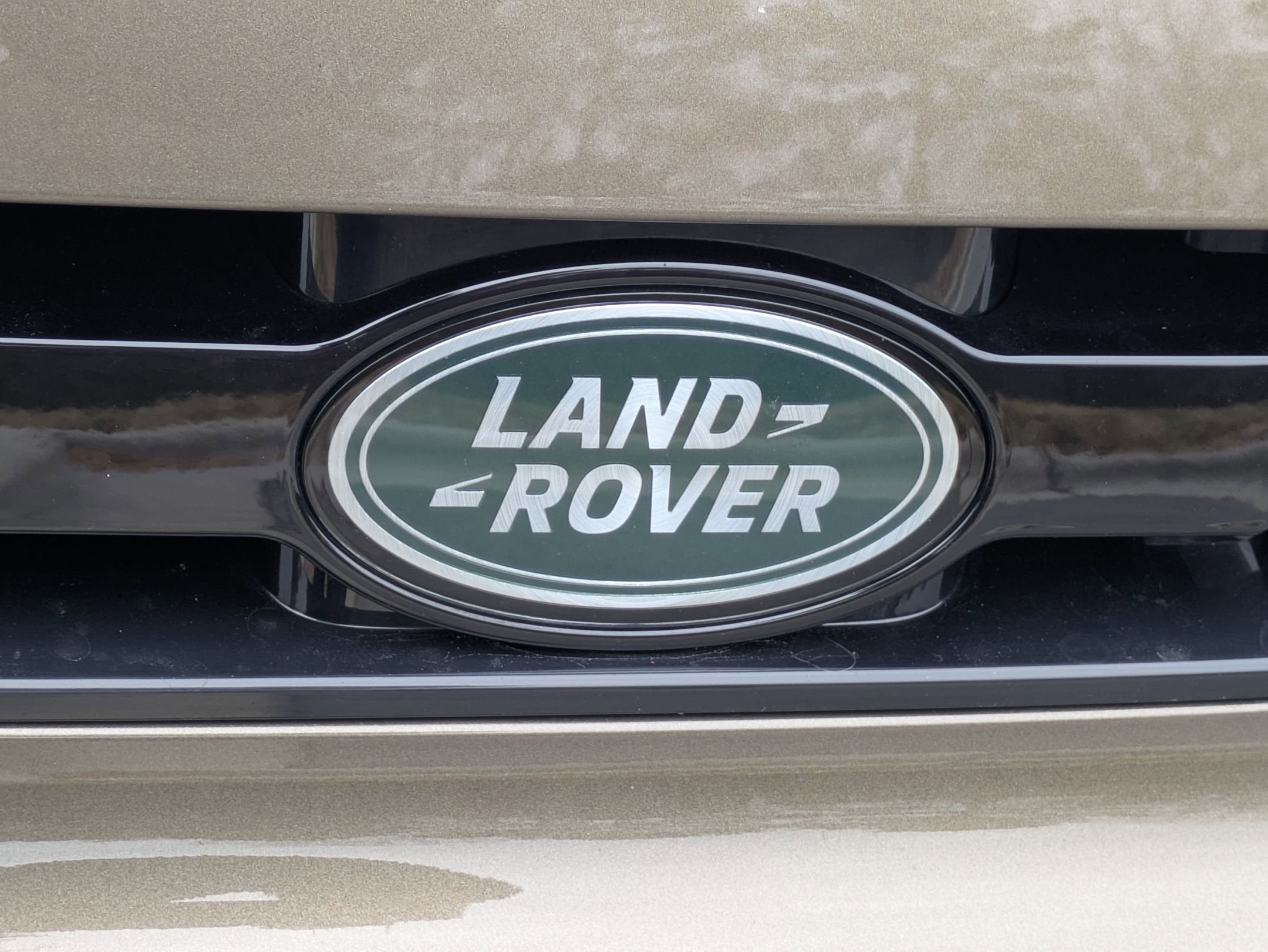 2025 Land Rover Defender X-Dynamic SE