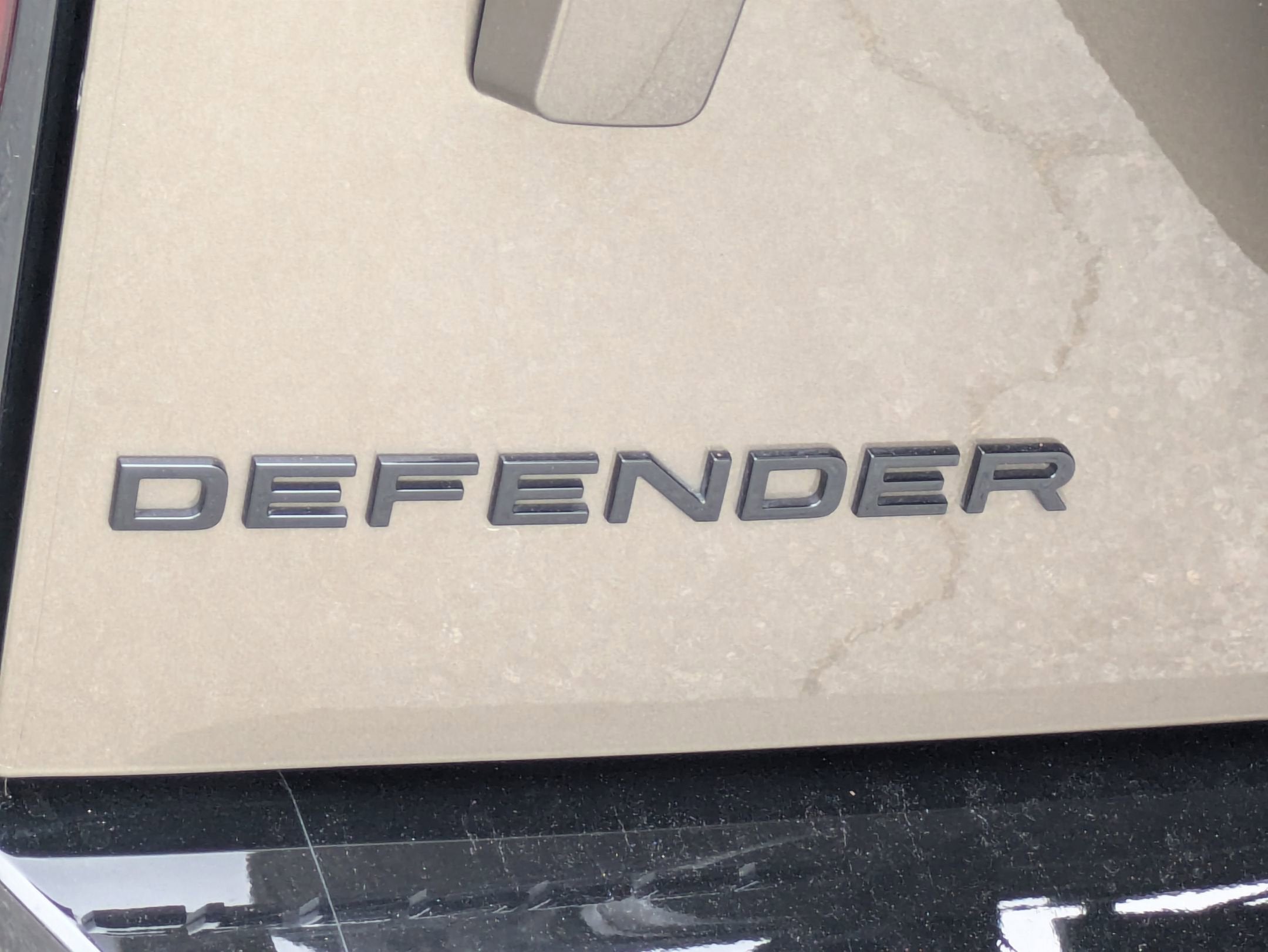 2025 Land Rover Defender X-Dynamic SE