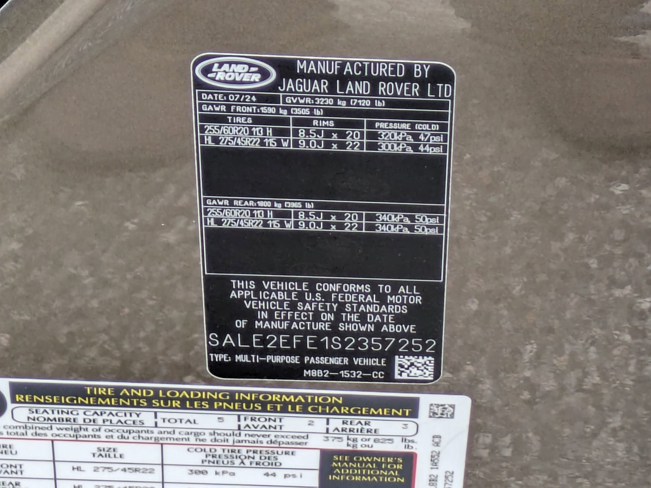 2025 Land Rover Defender X-Dynamic SE