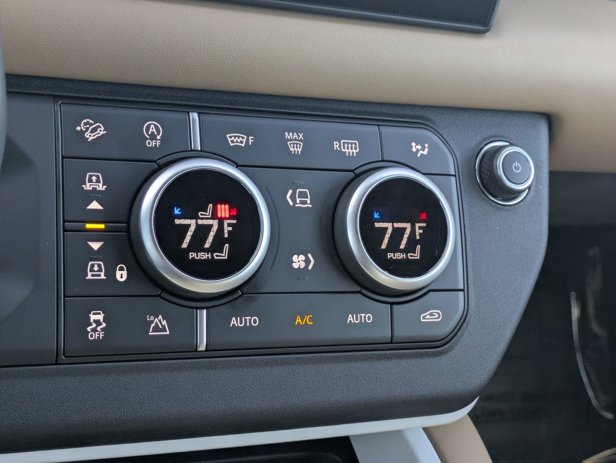 2025 Land Rover Defender X-Dynamic SE