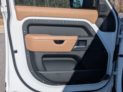 2025 Land Rover Defender X-Dynamic SE