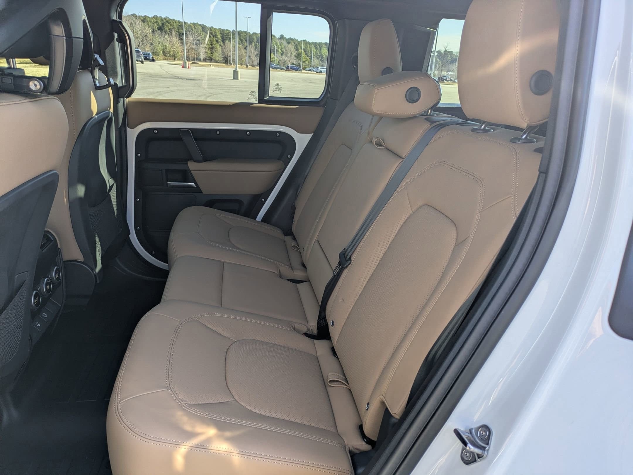 2025 Land Rover Defender X-Dynamic SE