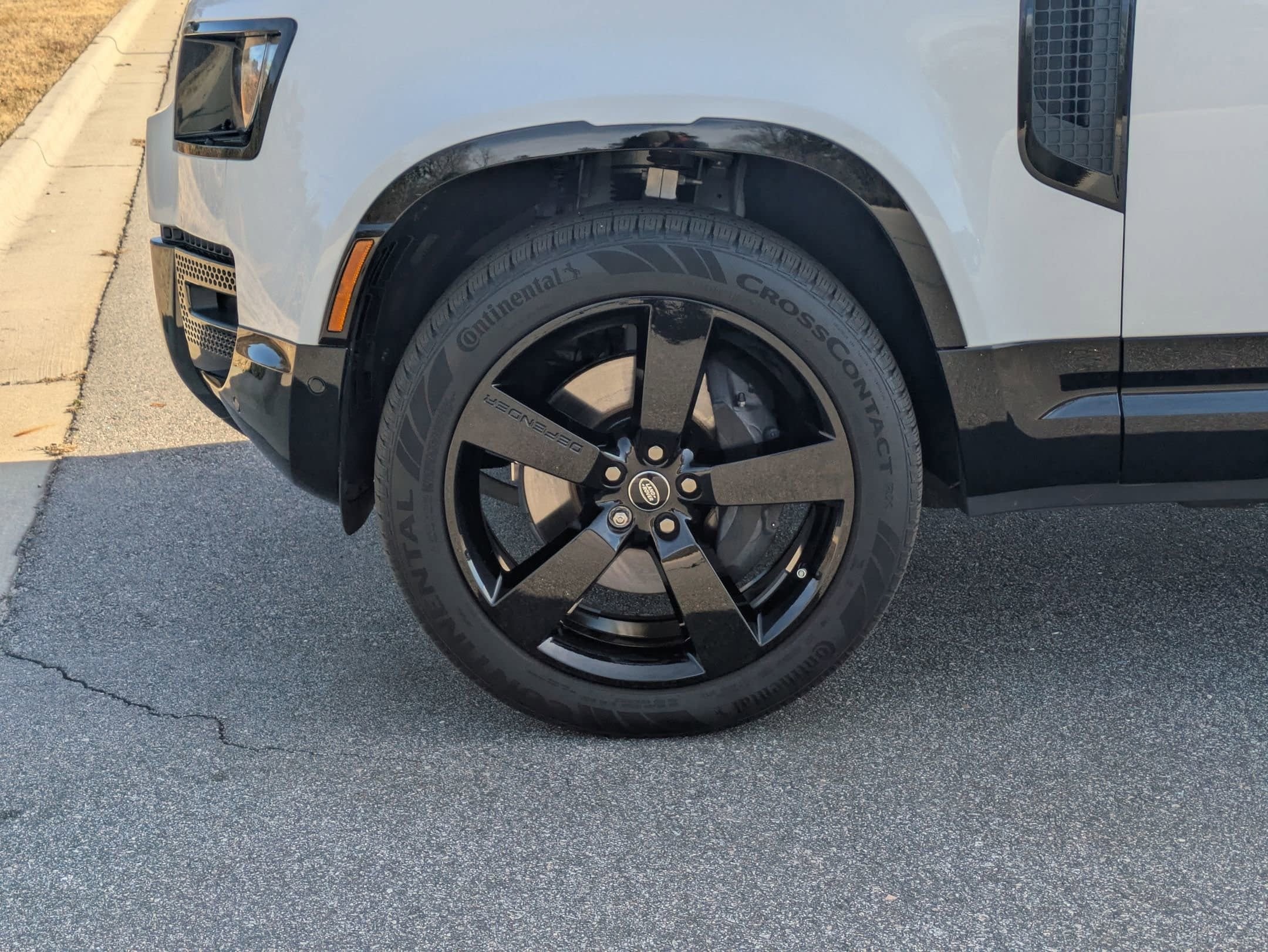 2025 Land Rover Defender X-Dynamic SE