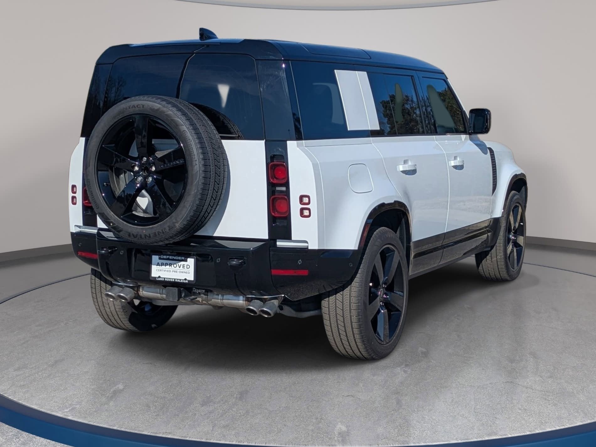 2025 Land Rover Defender X-Dynamic SE