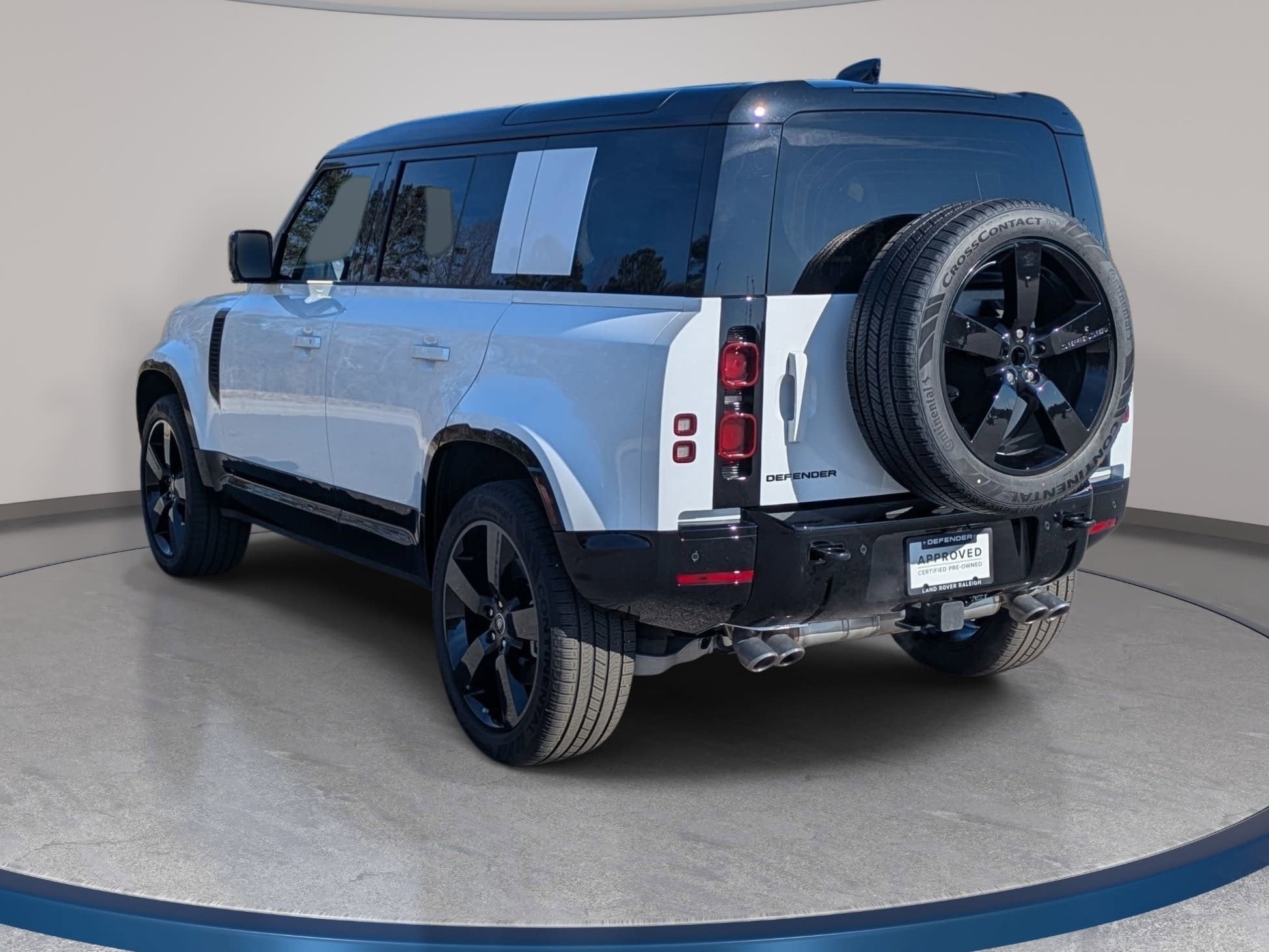 2025 Land Rover Defender X-Dynamic SE