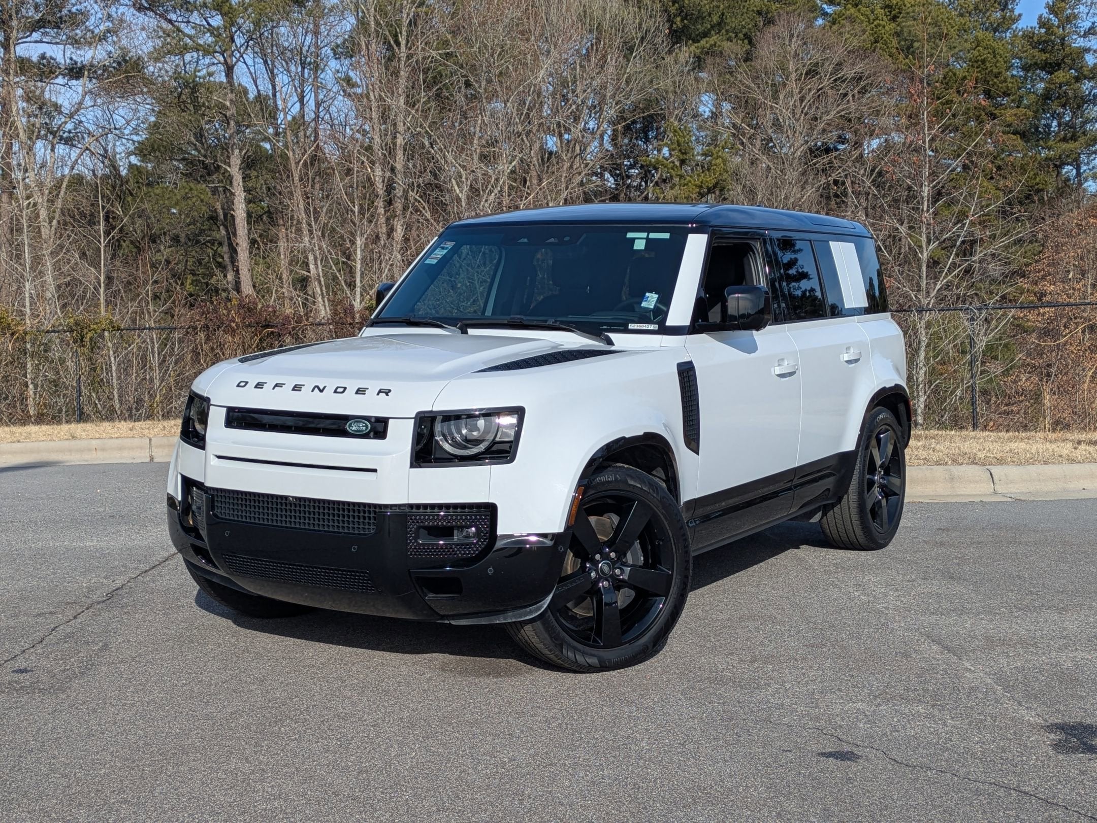 2025 Land Rover Defender X-Dynamic SE