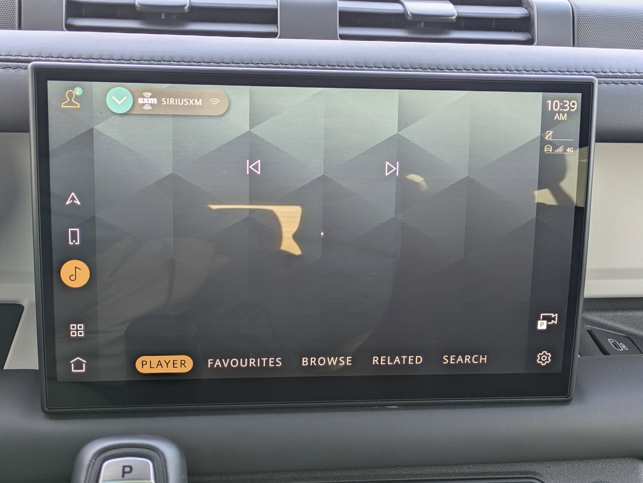 2025 Land Rover Defender X-Dynamic SE