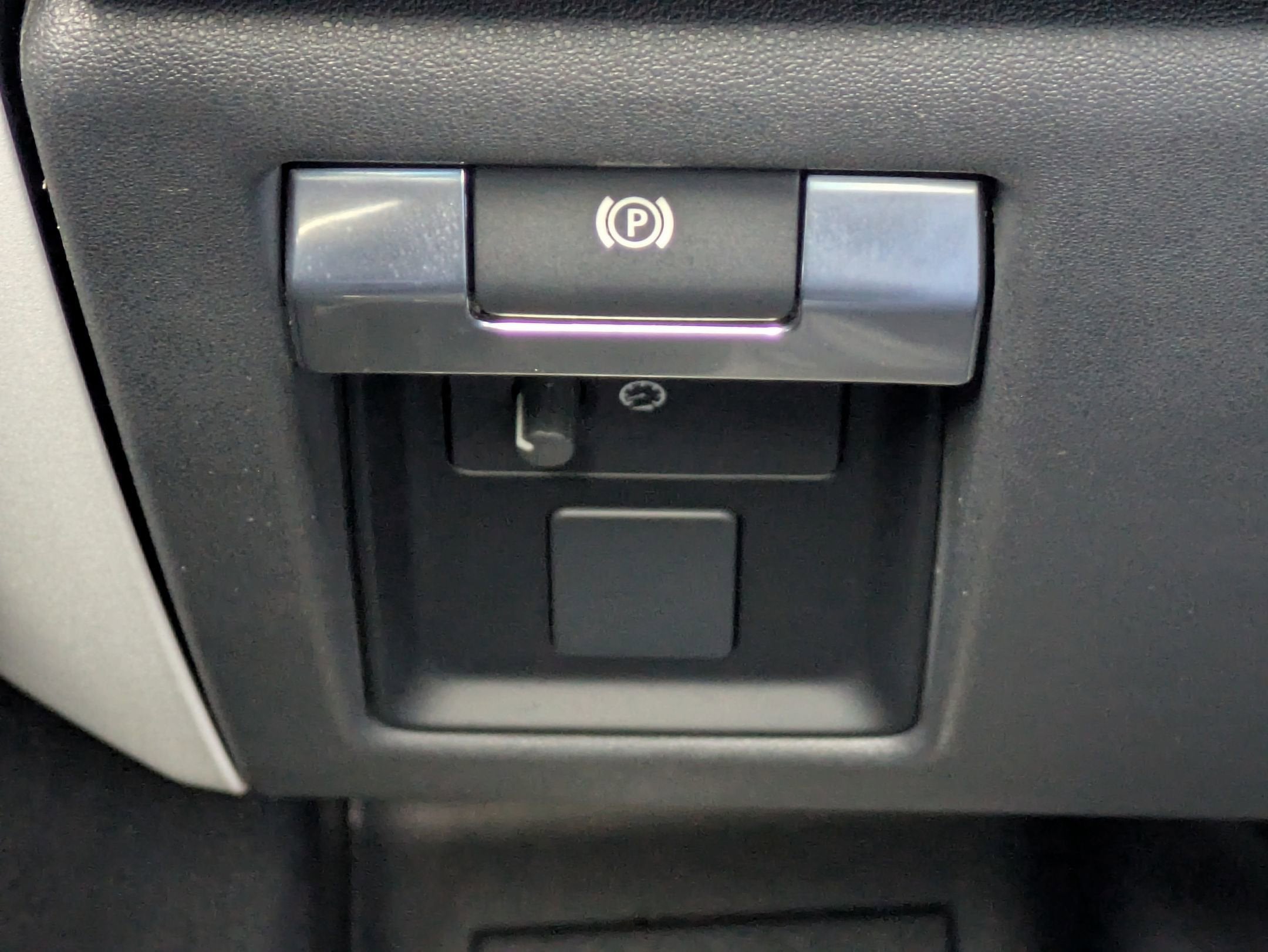 2025 Land Rover Defender X-Dynamic SE