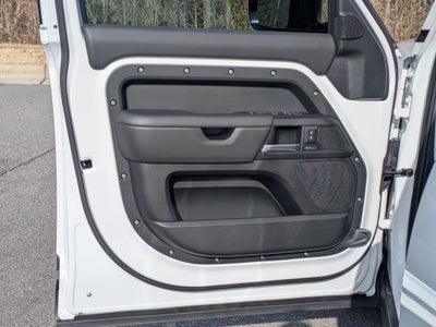 2025 Land Rover Defender X-Dynamic SE