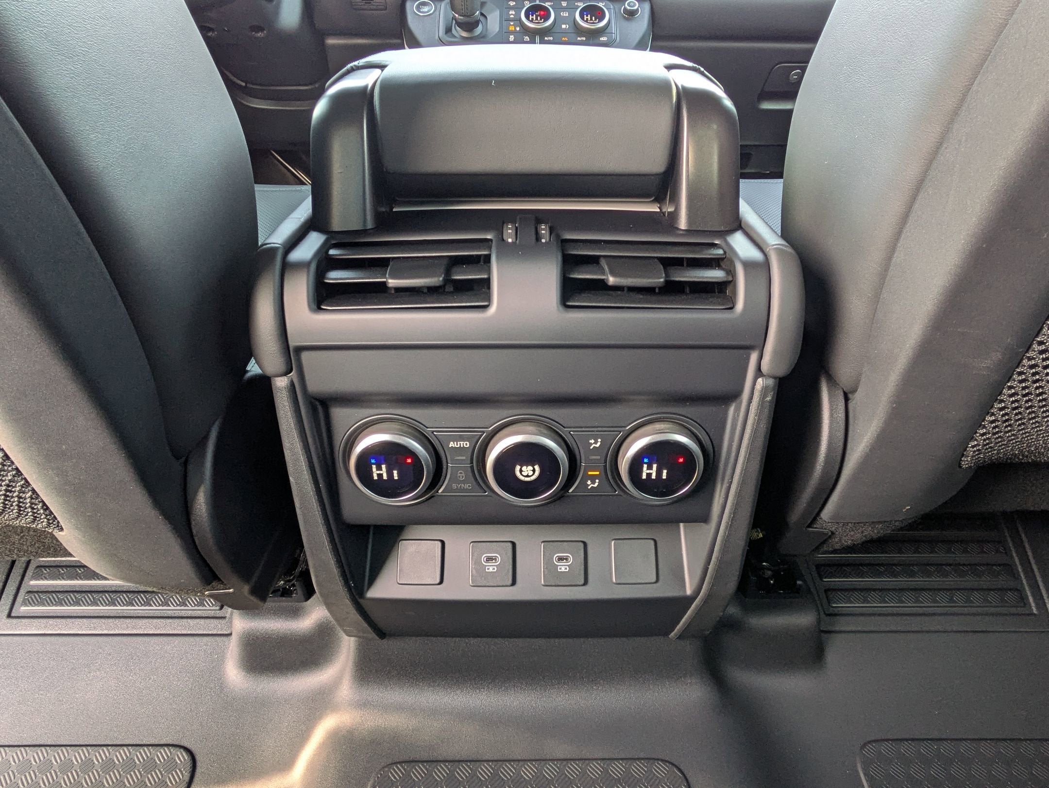 2025 Land Rover Defender X-Dynamic SE