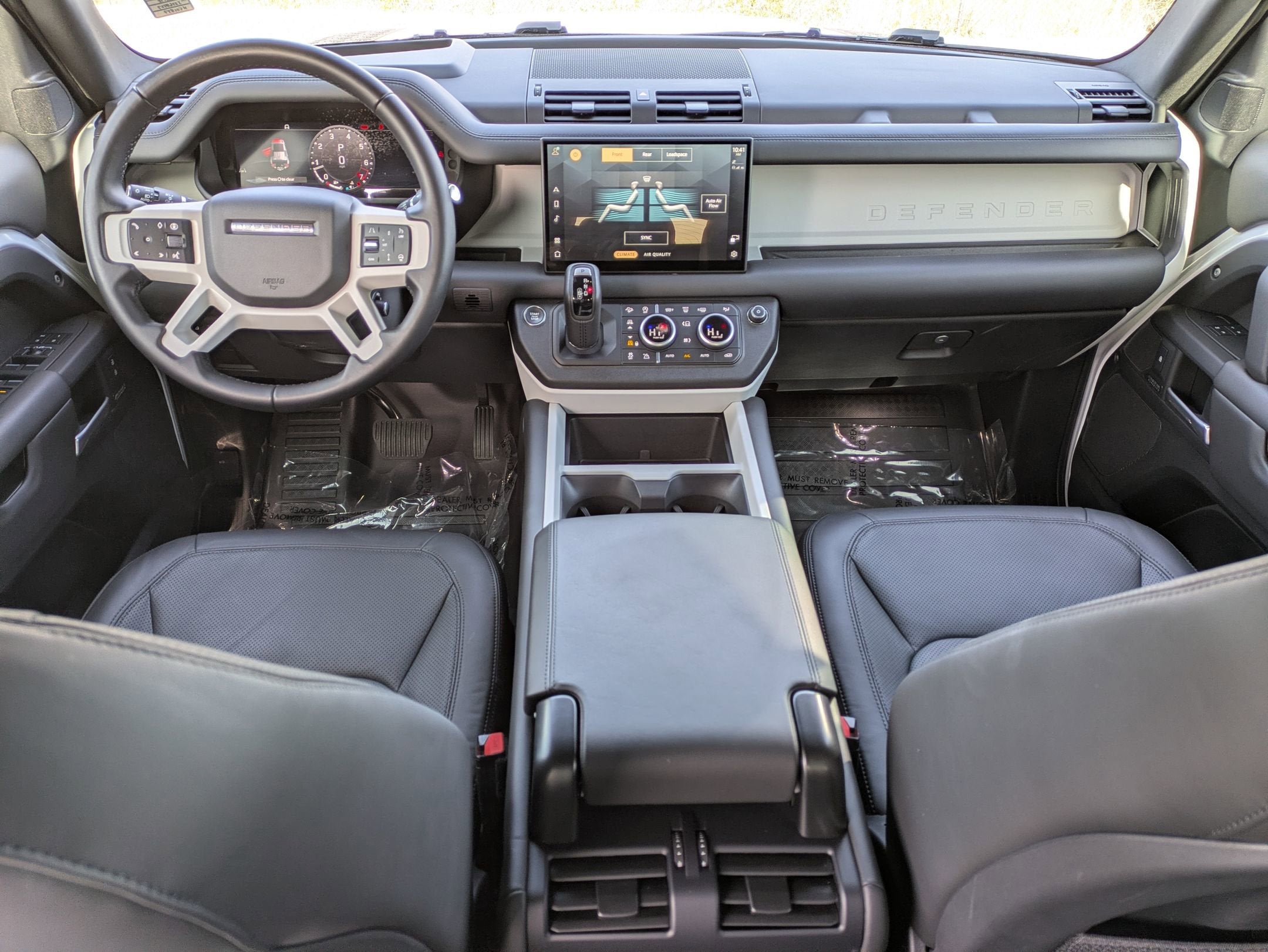 2025 Land Rover Defender X-Dynamic SE