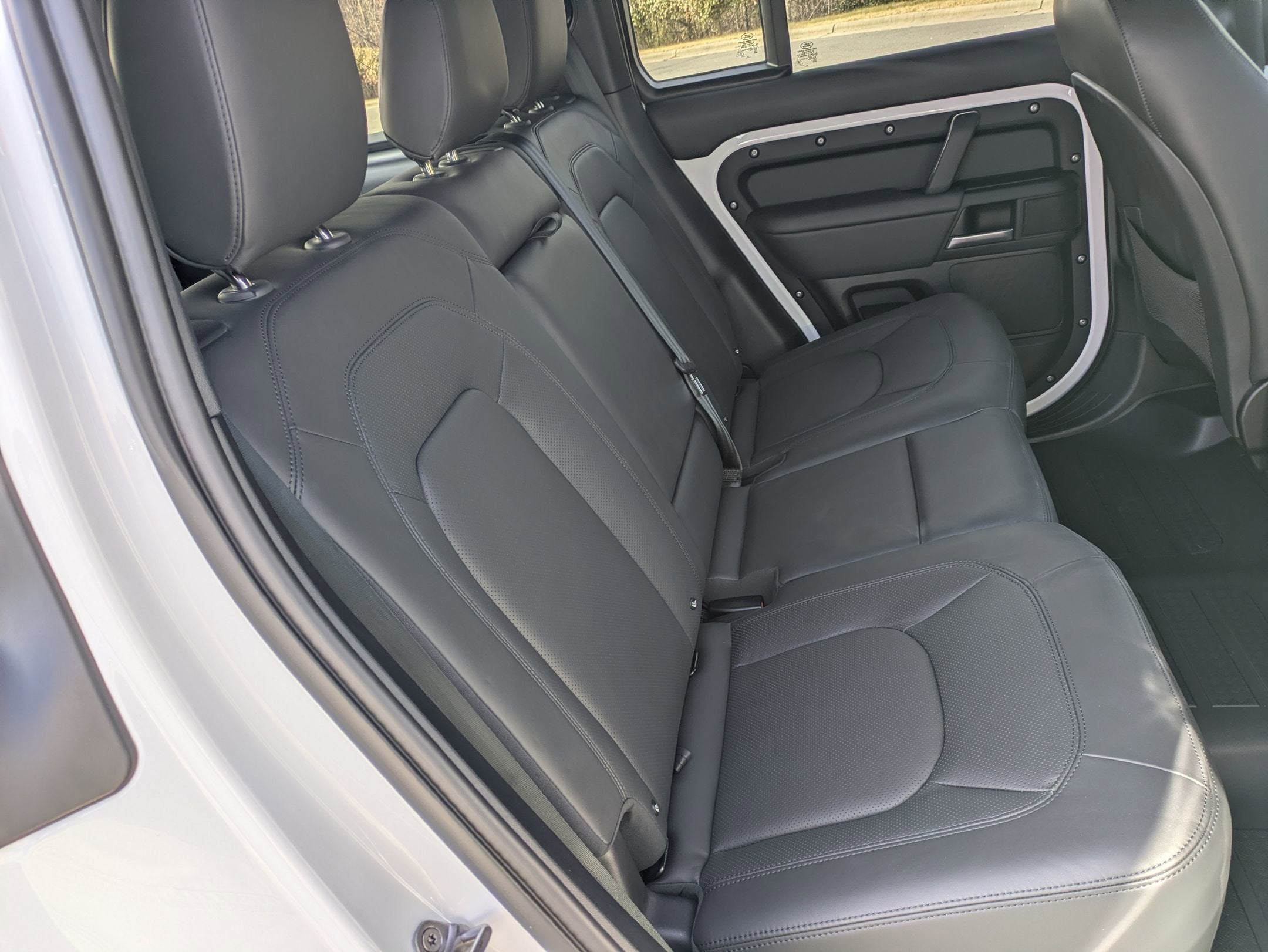 2025 Land Rover Defender X-Dynamic SE