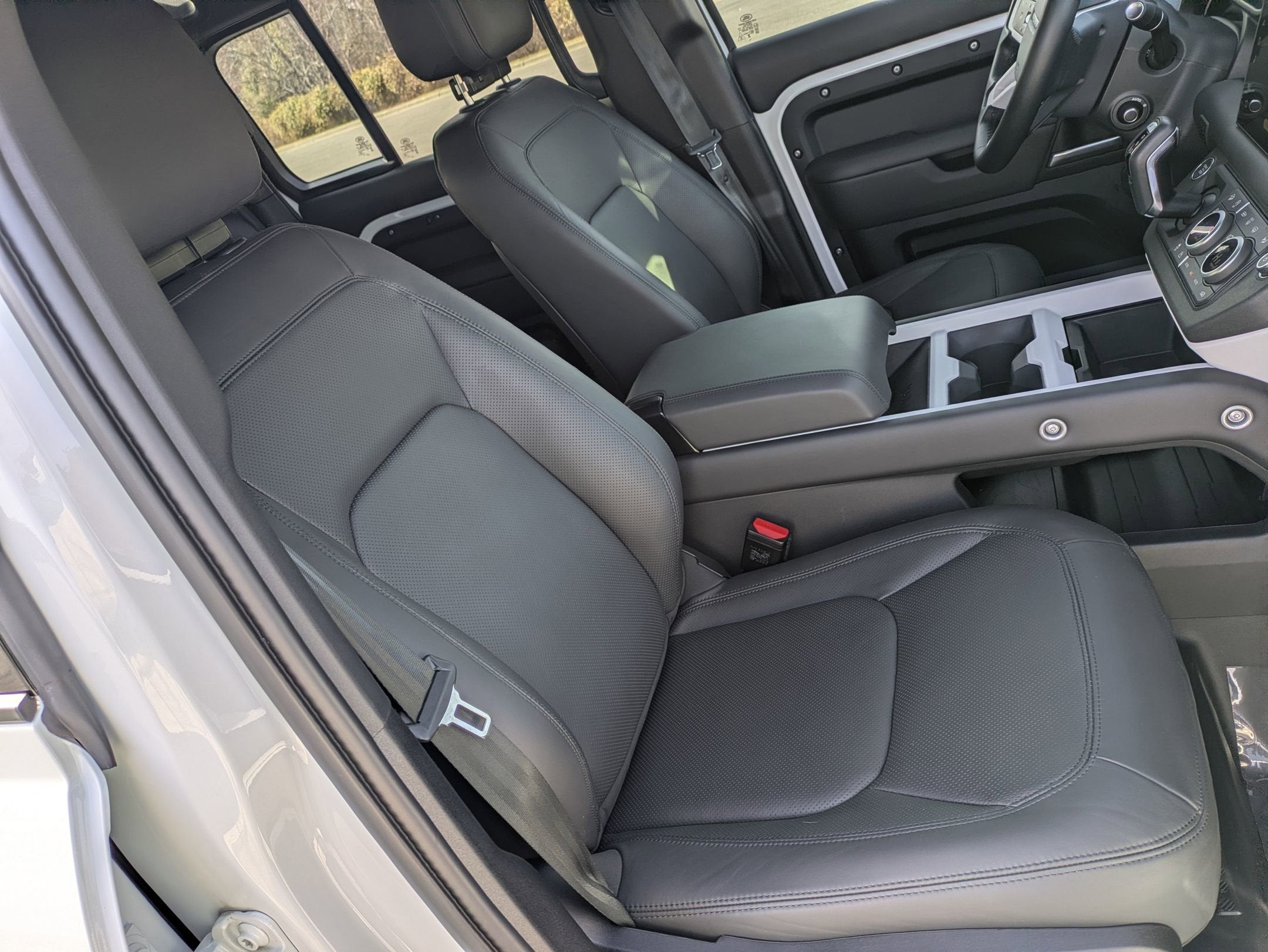 2025 Land Rover Defender X-Dynamic SE