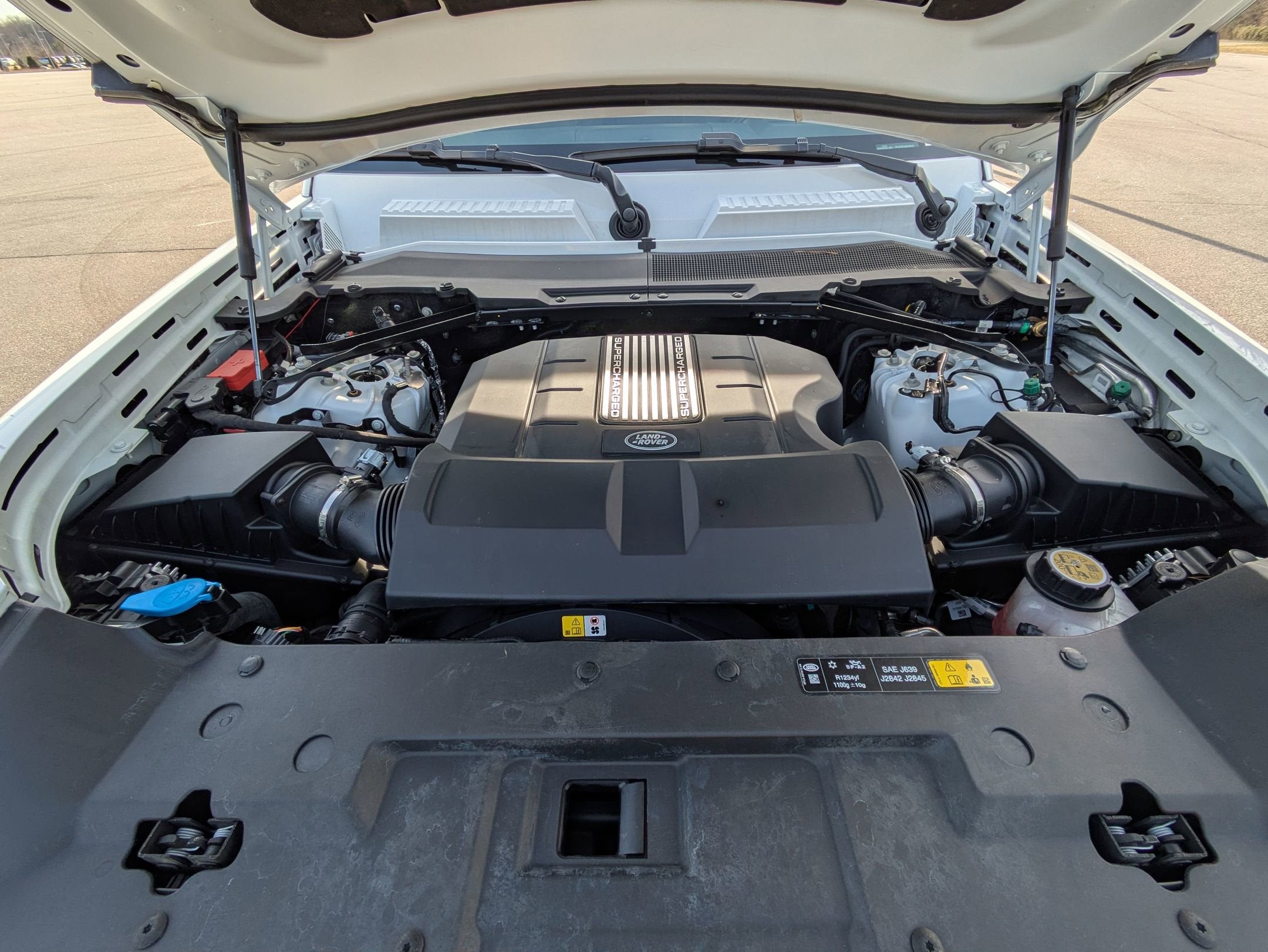 2025 Land Rover Defender X-Dynamic SE