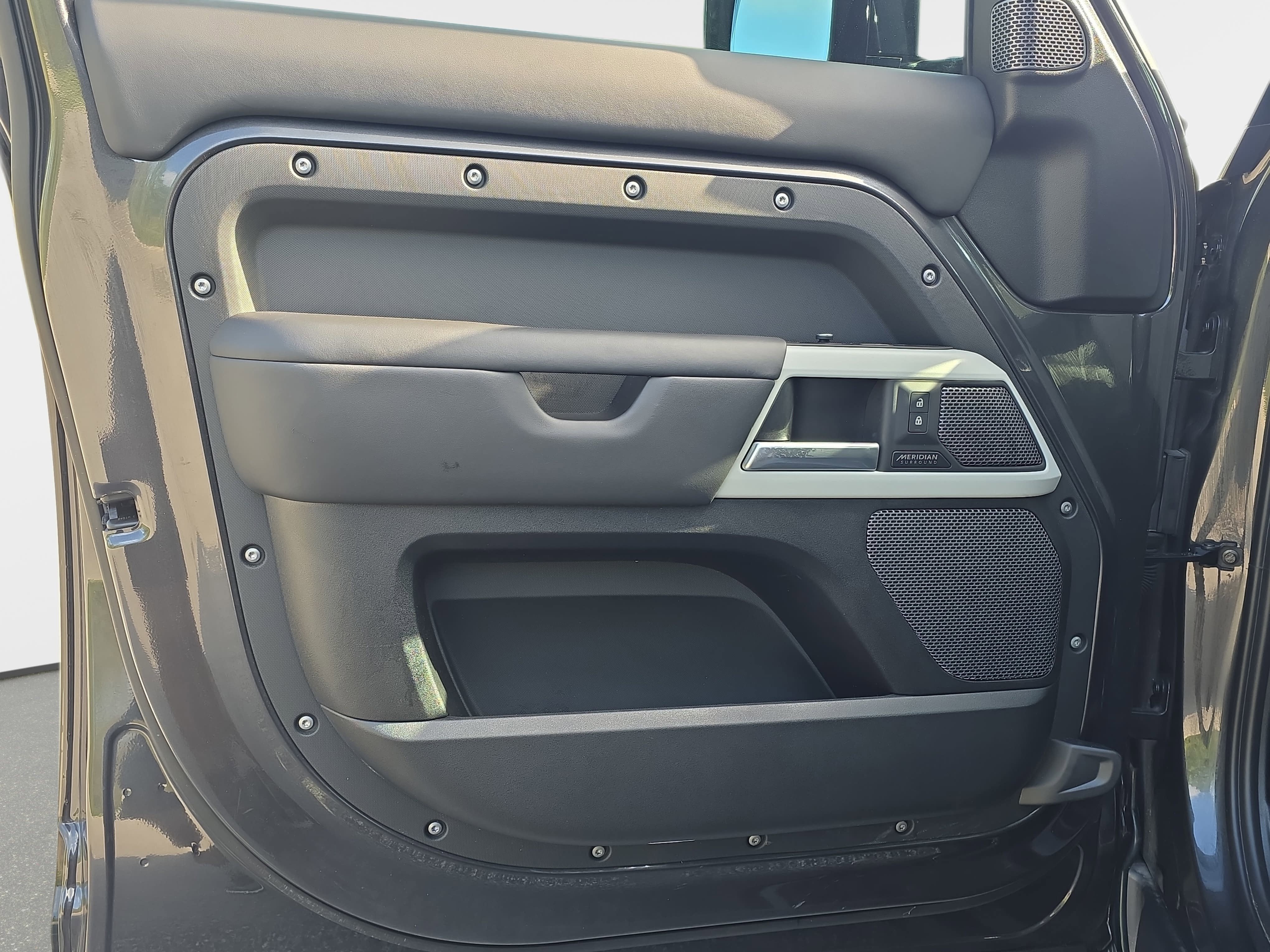 2022 Land Rover Defender X-Dynamic HSE