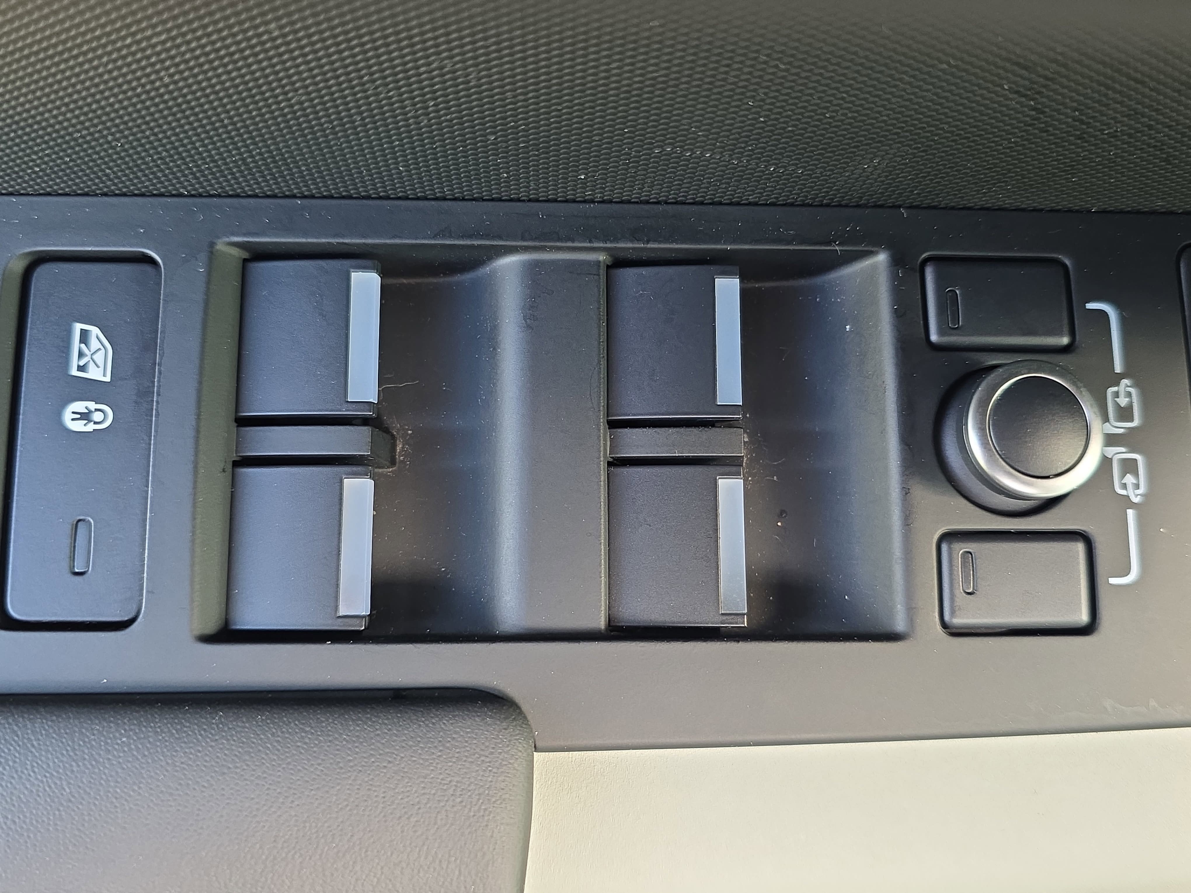 2022 Land Rover Defender X-Dynamic HSE