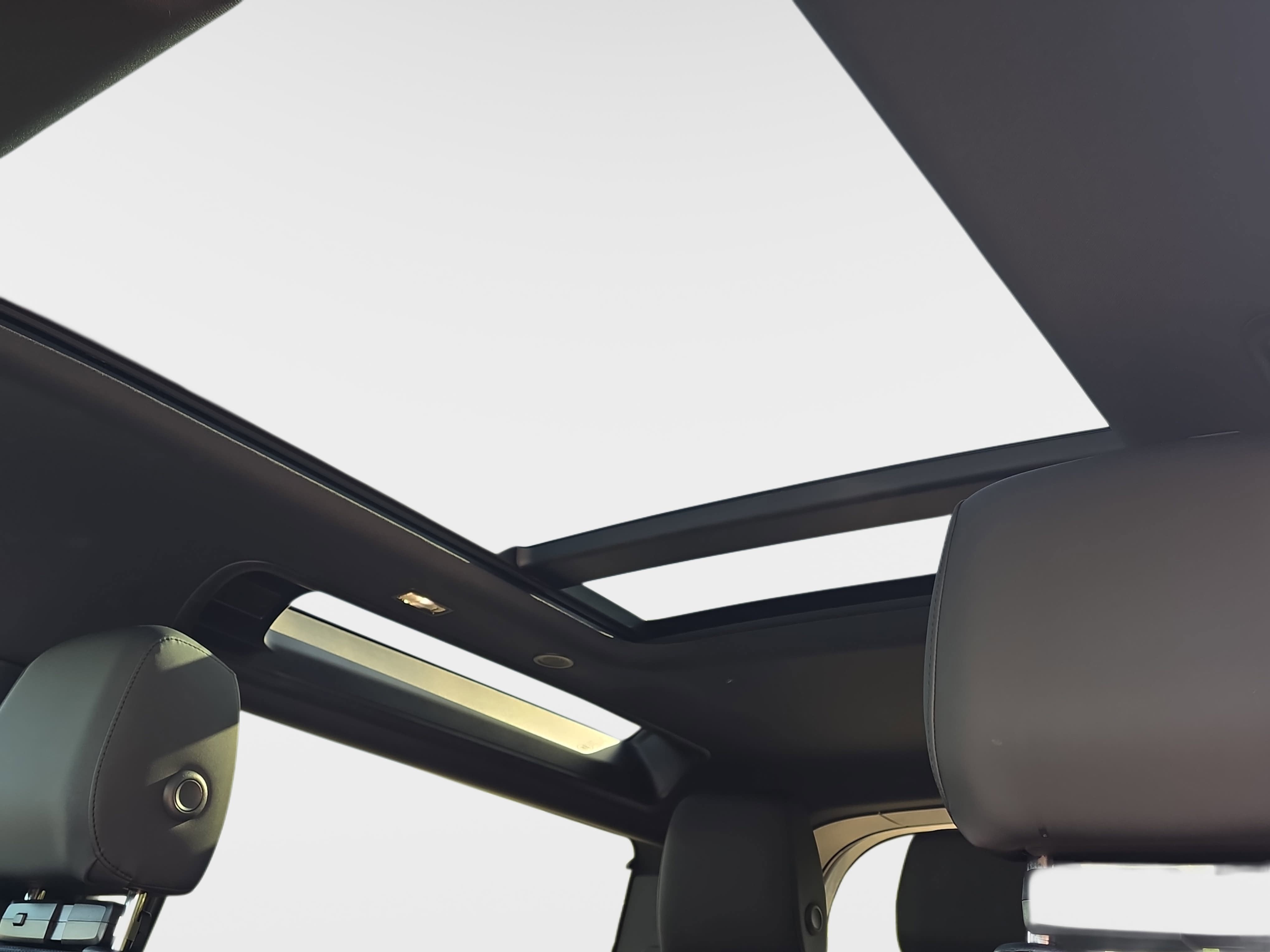 2025 Land Rover Defender S