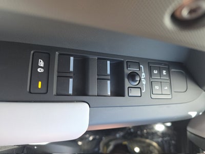 2025 Land Rover Defender S