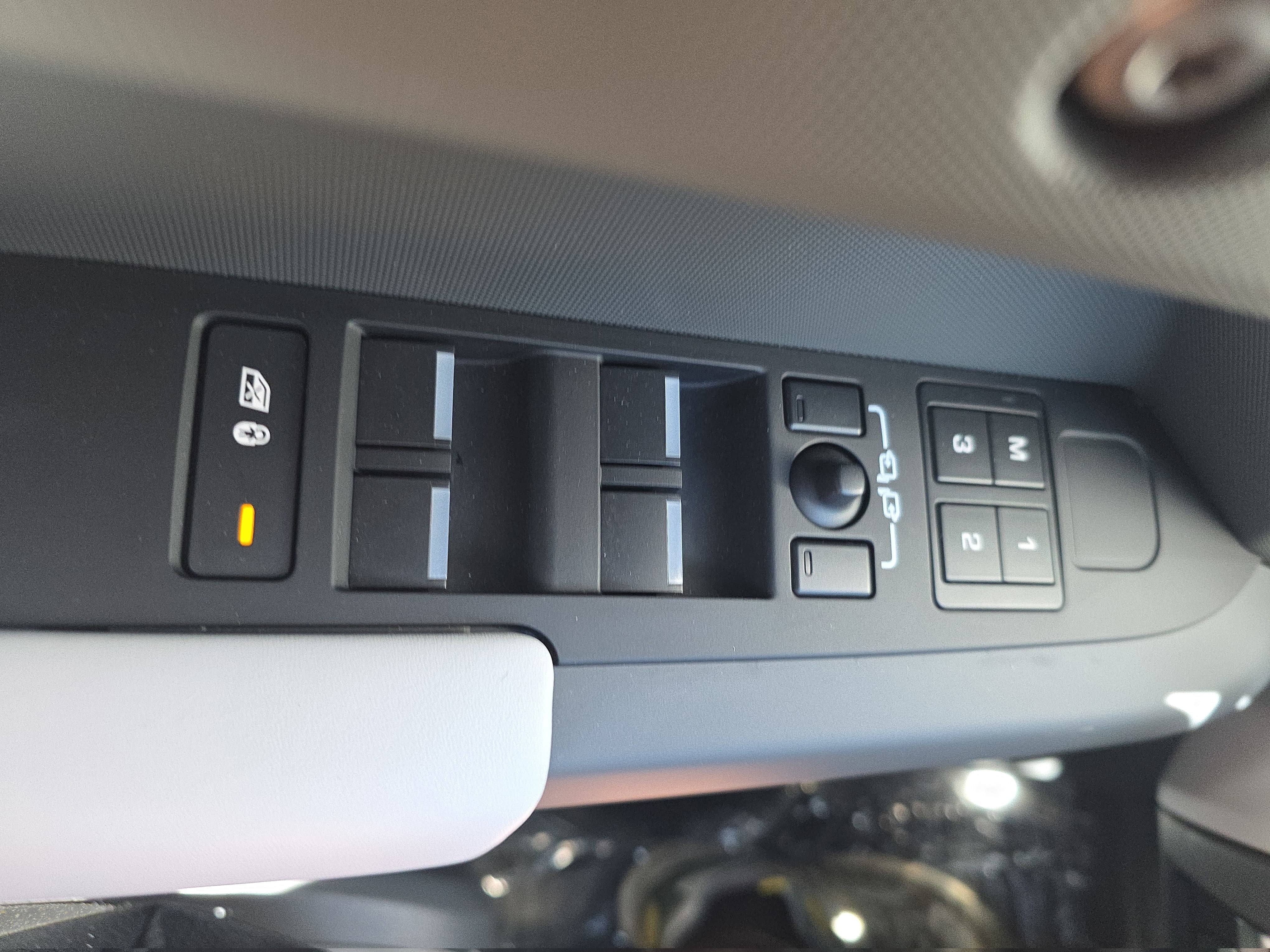 2025 Land Rover Defender S