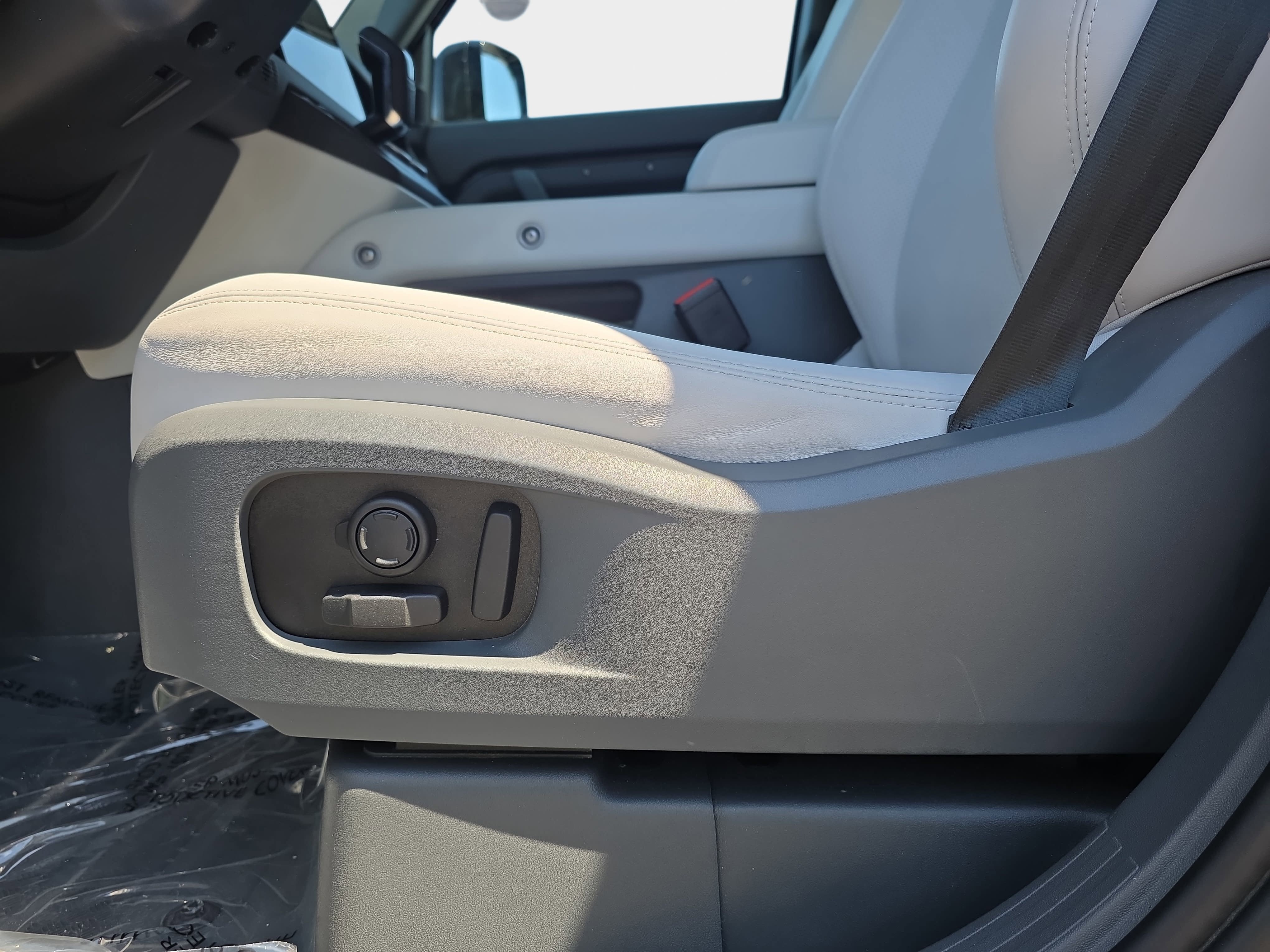 2025 Land Rover Defender S