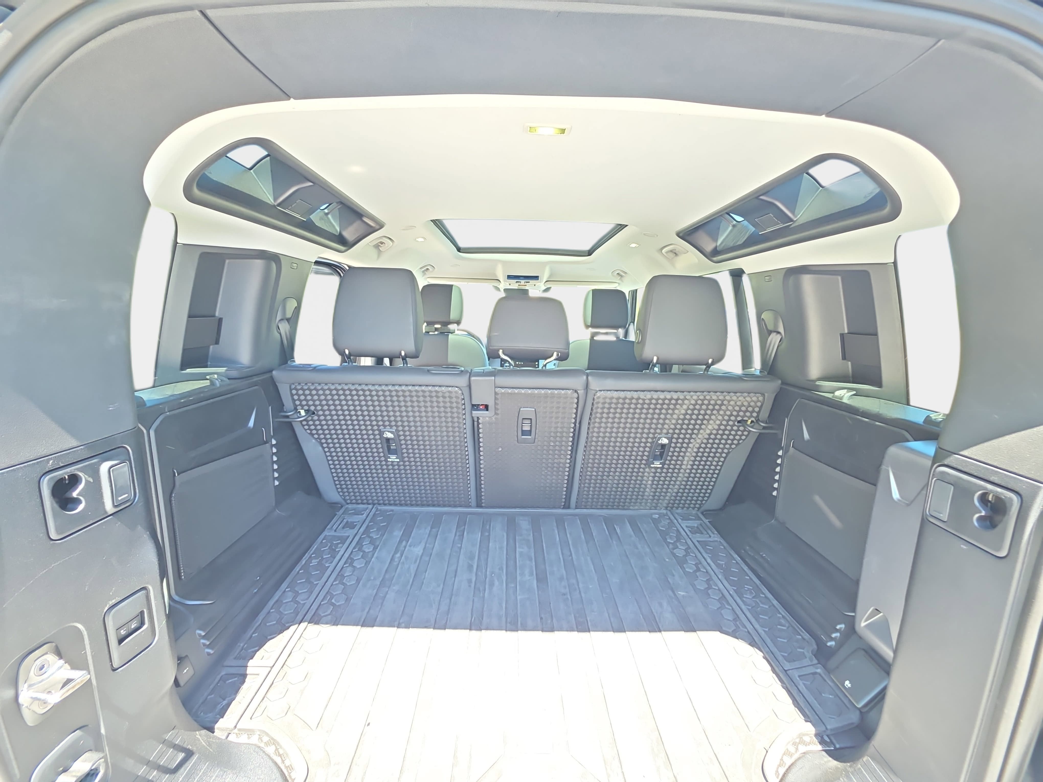 2025 Land Rover Defender S