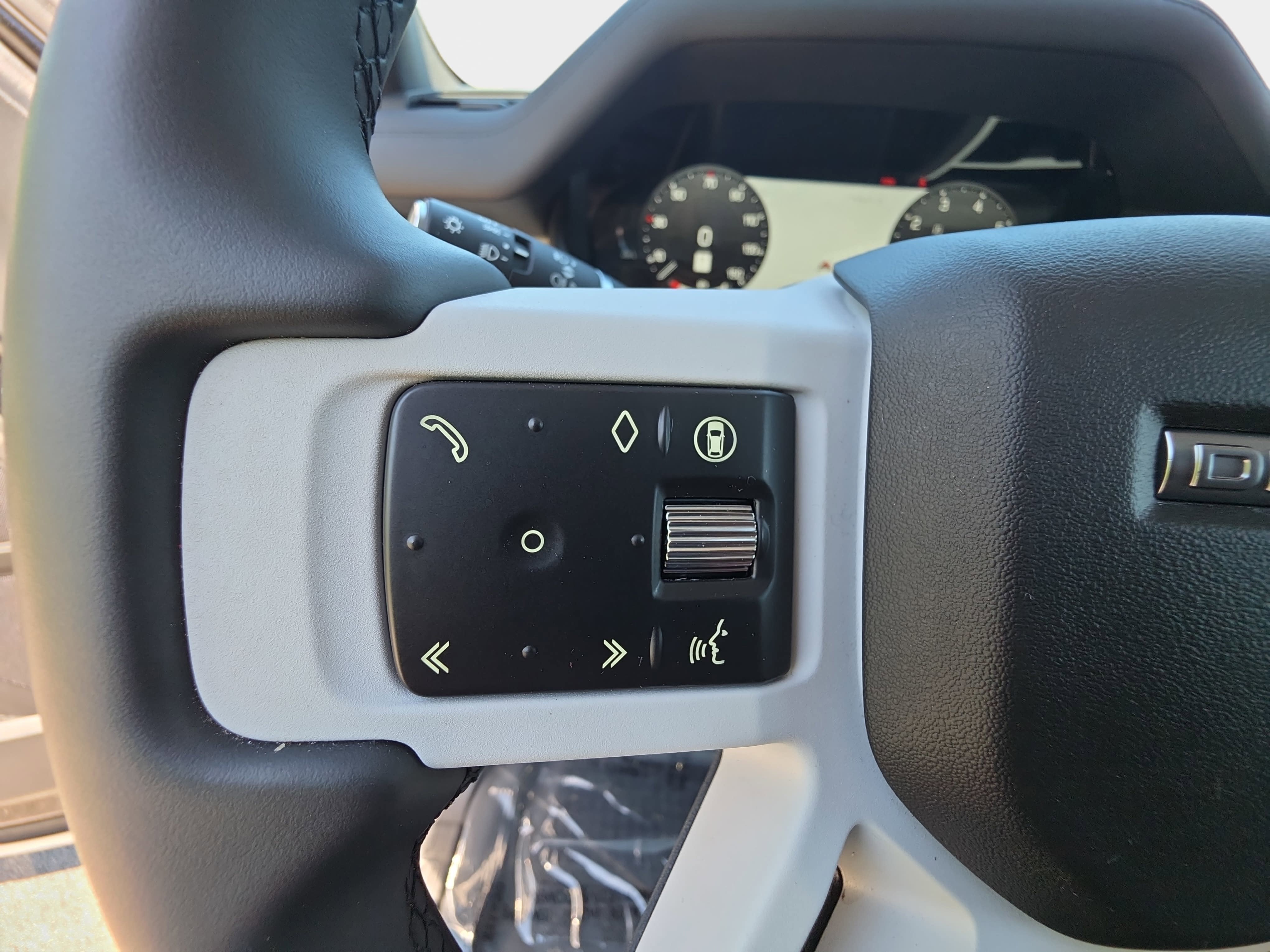 2025 Land Rover Defender S