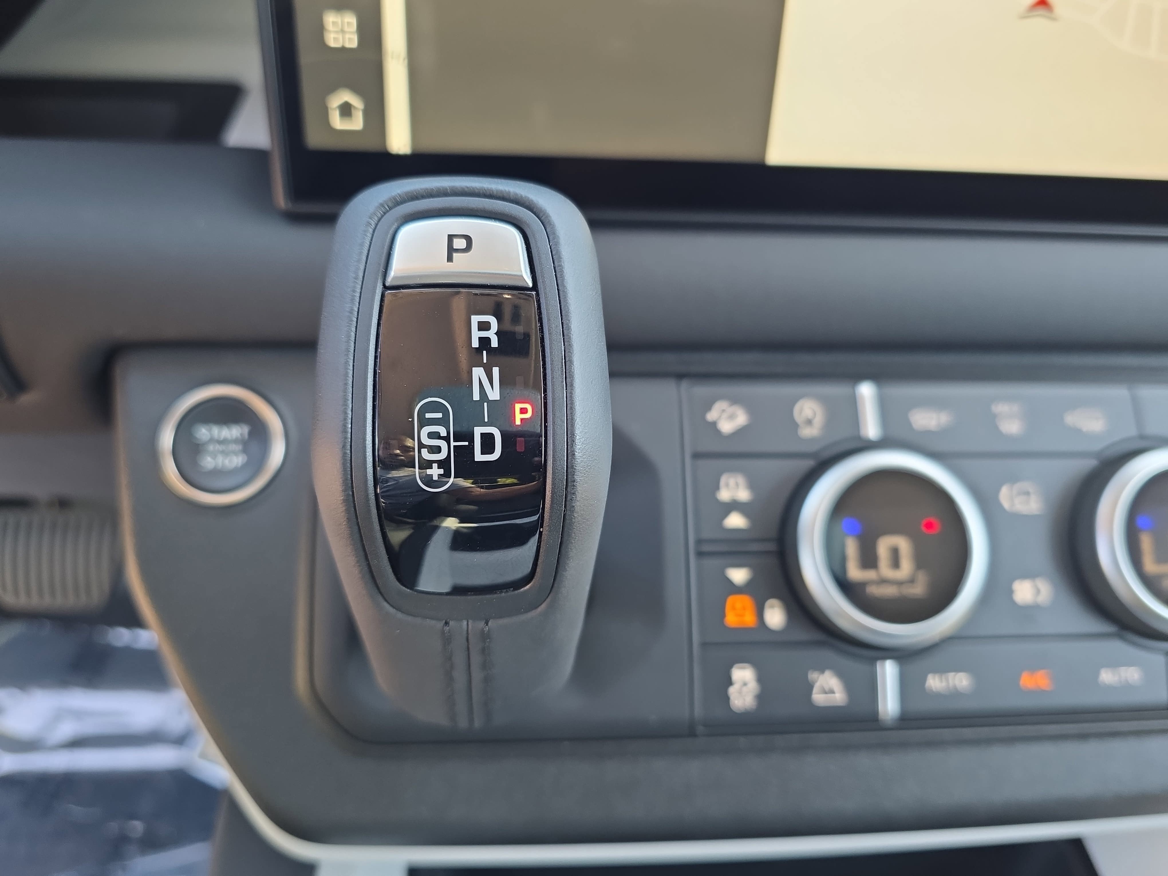 2025 Land Rover Defender S