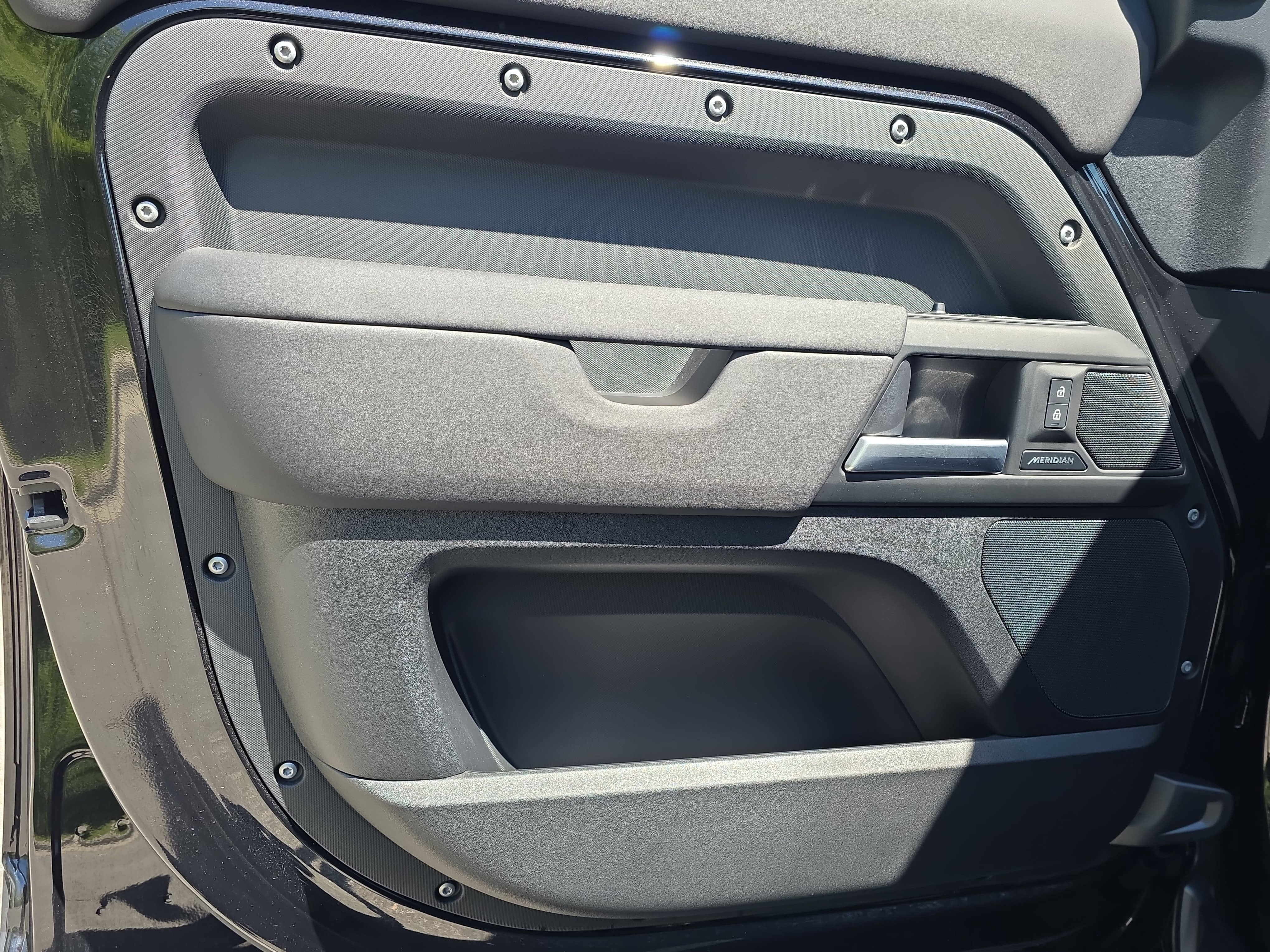 2025 Land Rover Defender S