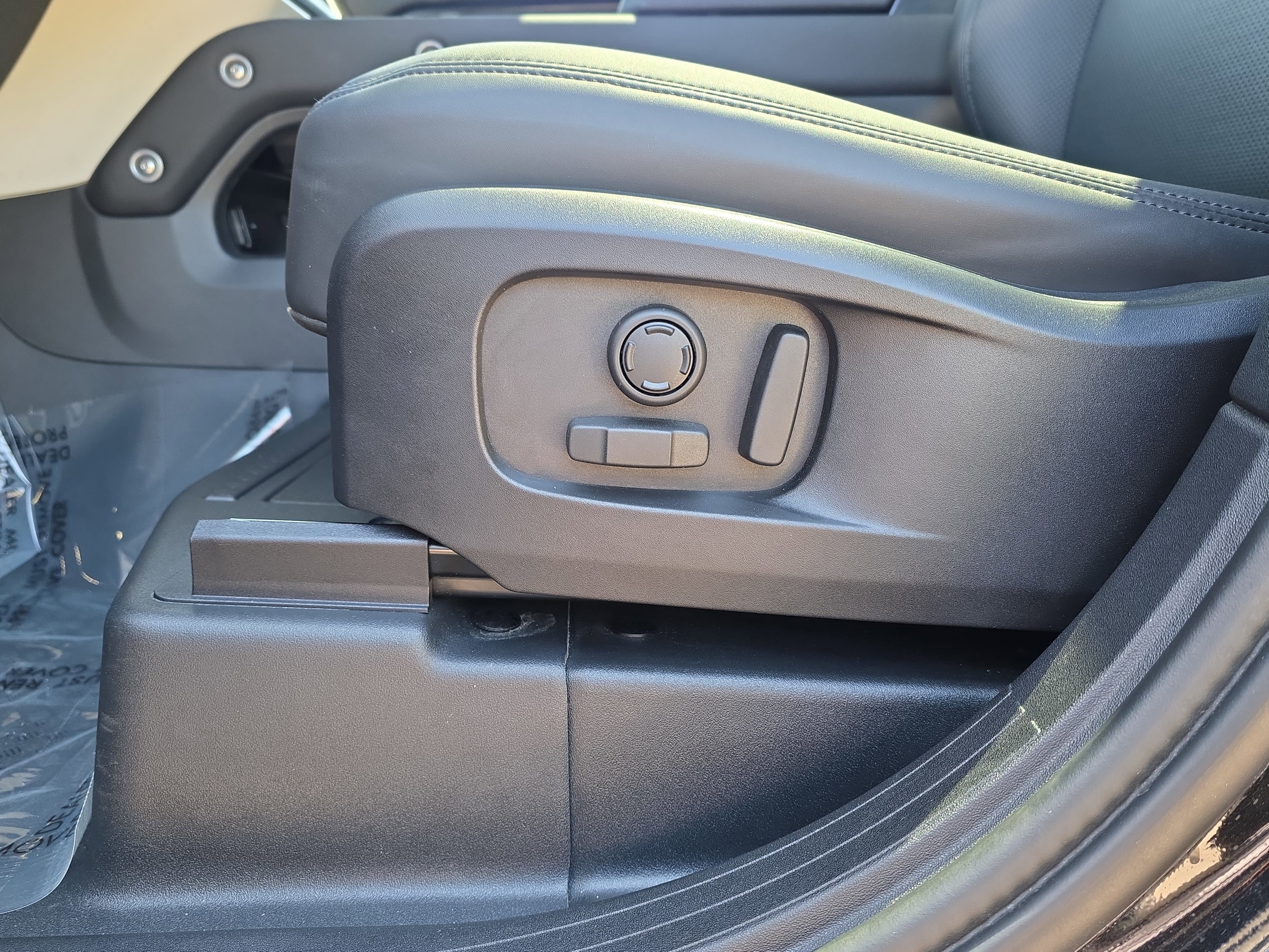 2025 Land Rover Defender S