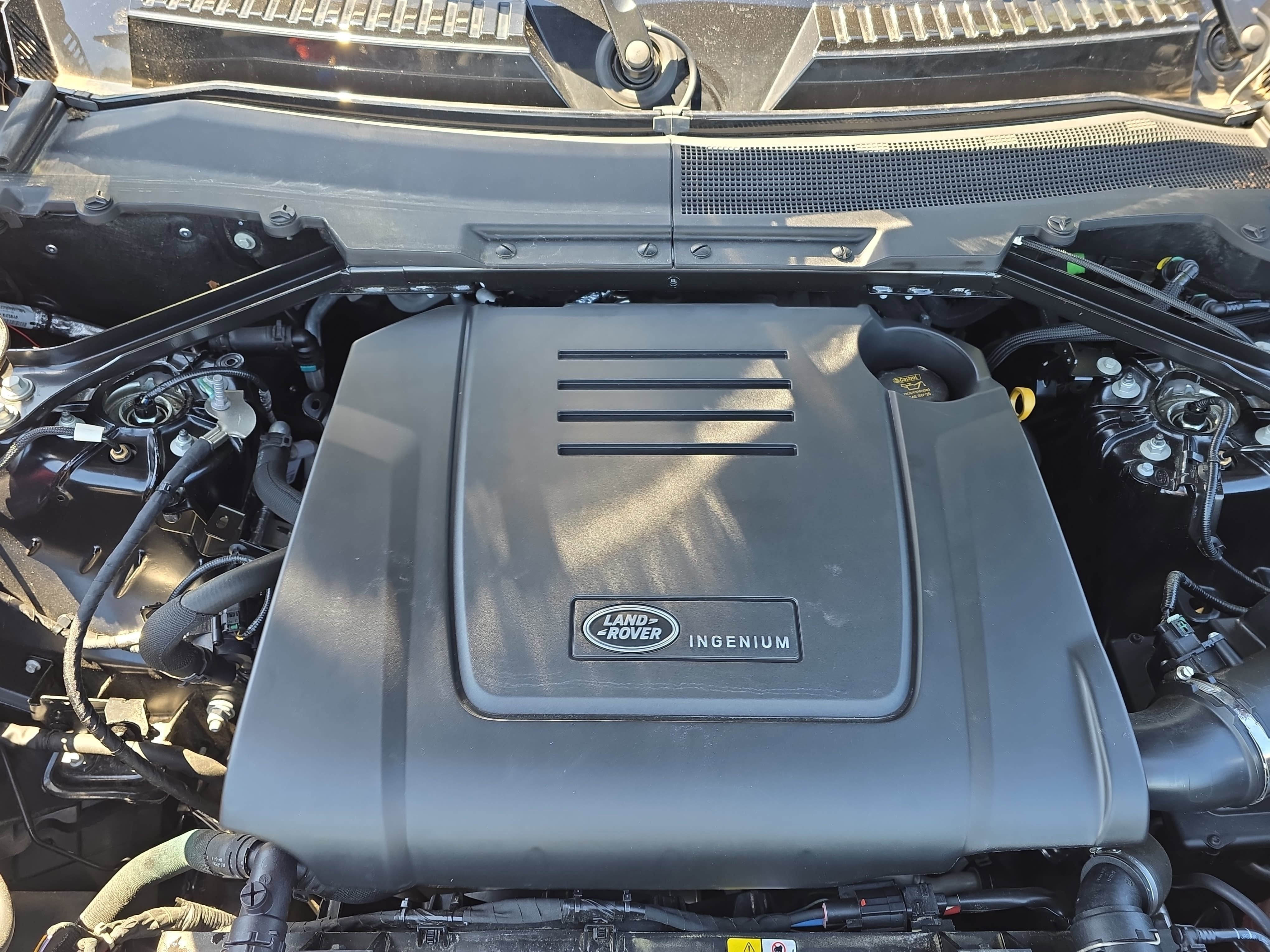 2025 Land Rover Defender S