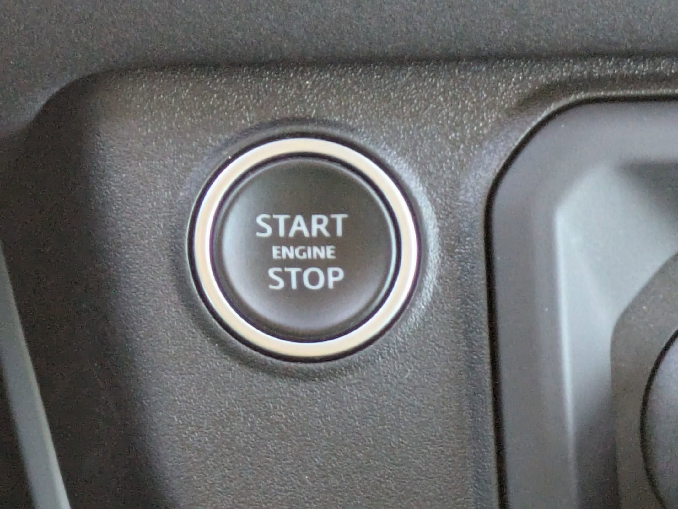 2020 Land Rover Defender SE