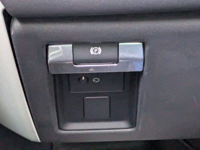 2020 Land Rover Defender SE