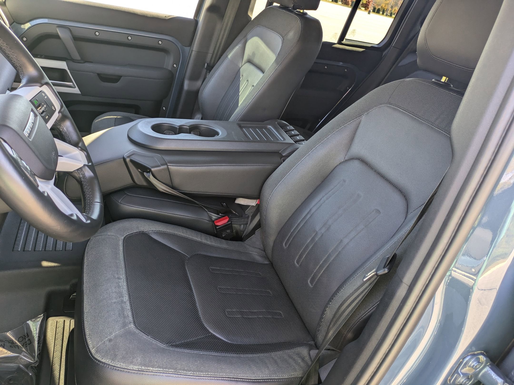 2020 Land Rover Defender SE