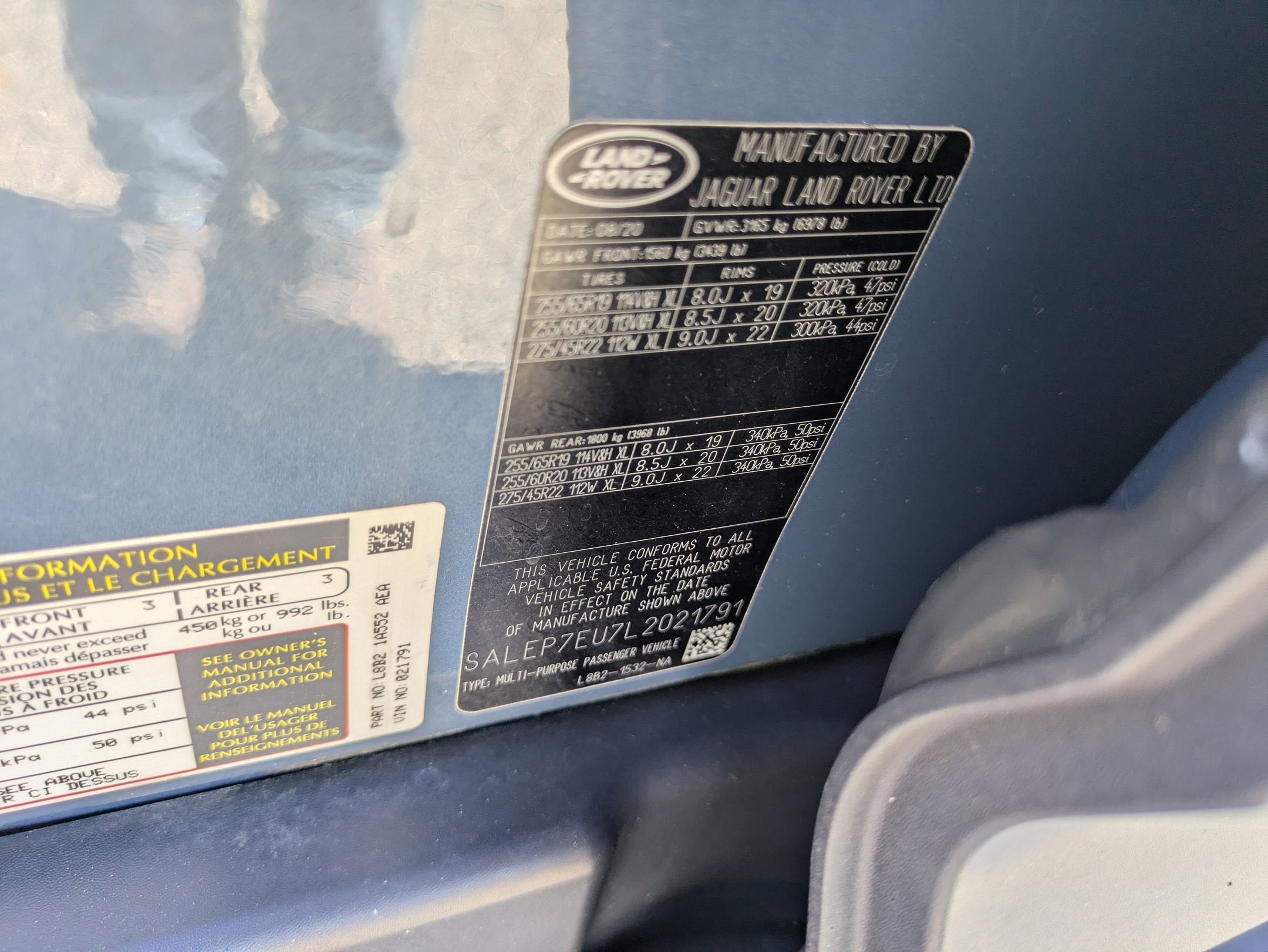 2020 Land Rover Defender SE