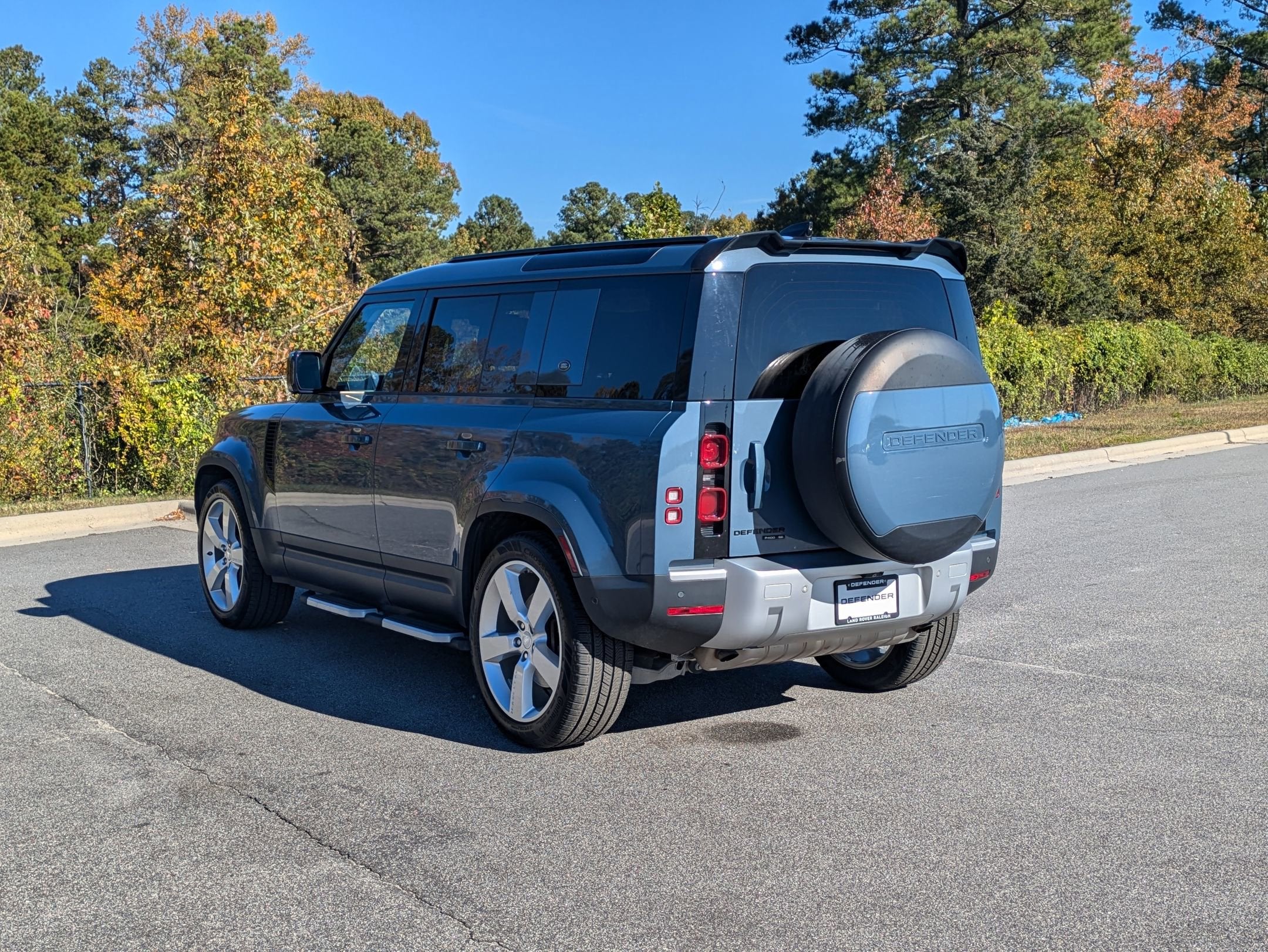 2020 Land Rover Defender SE
