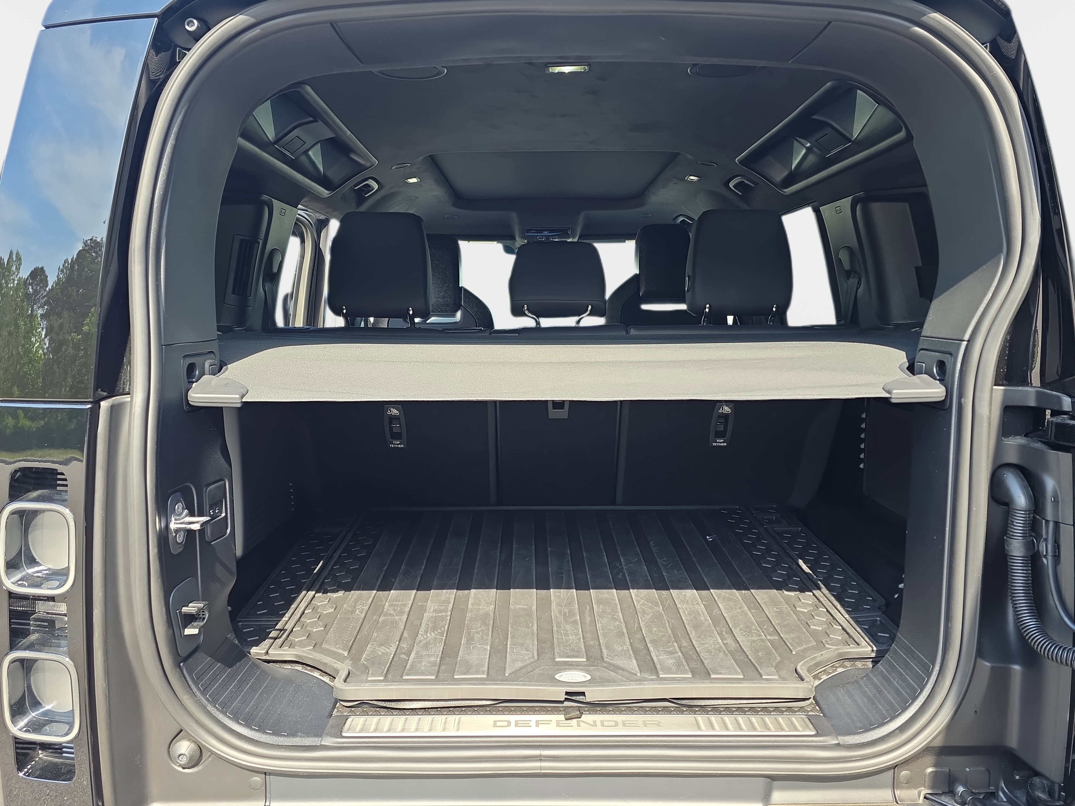 2025 Land Rover Defender V8