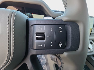 2025 Land Rover Defender V8