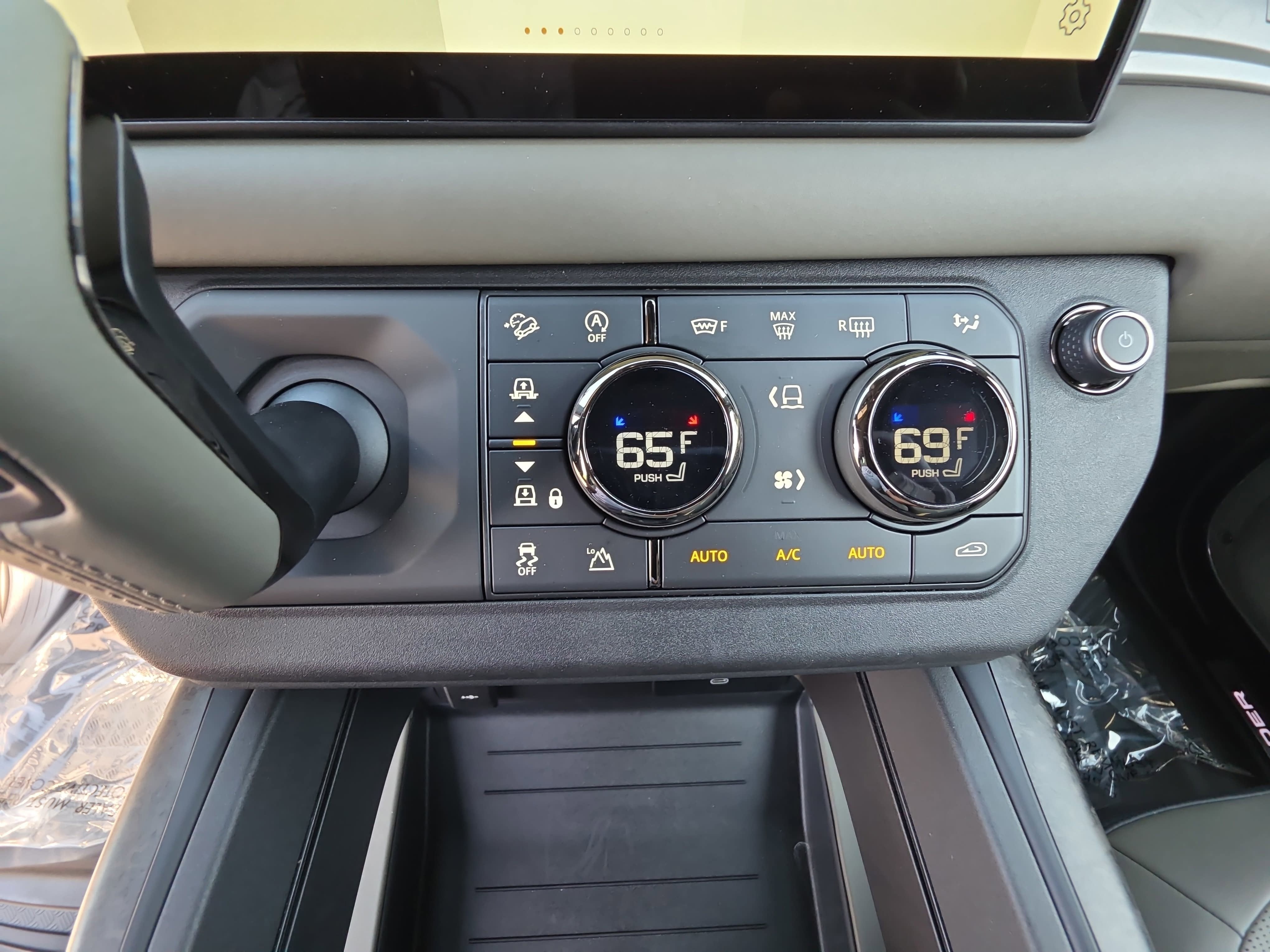 2025 Land Rover Defender V8