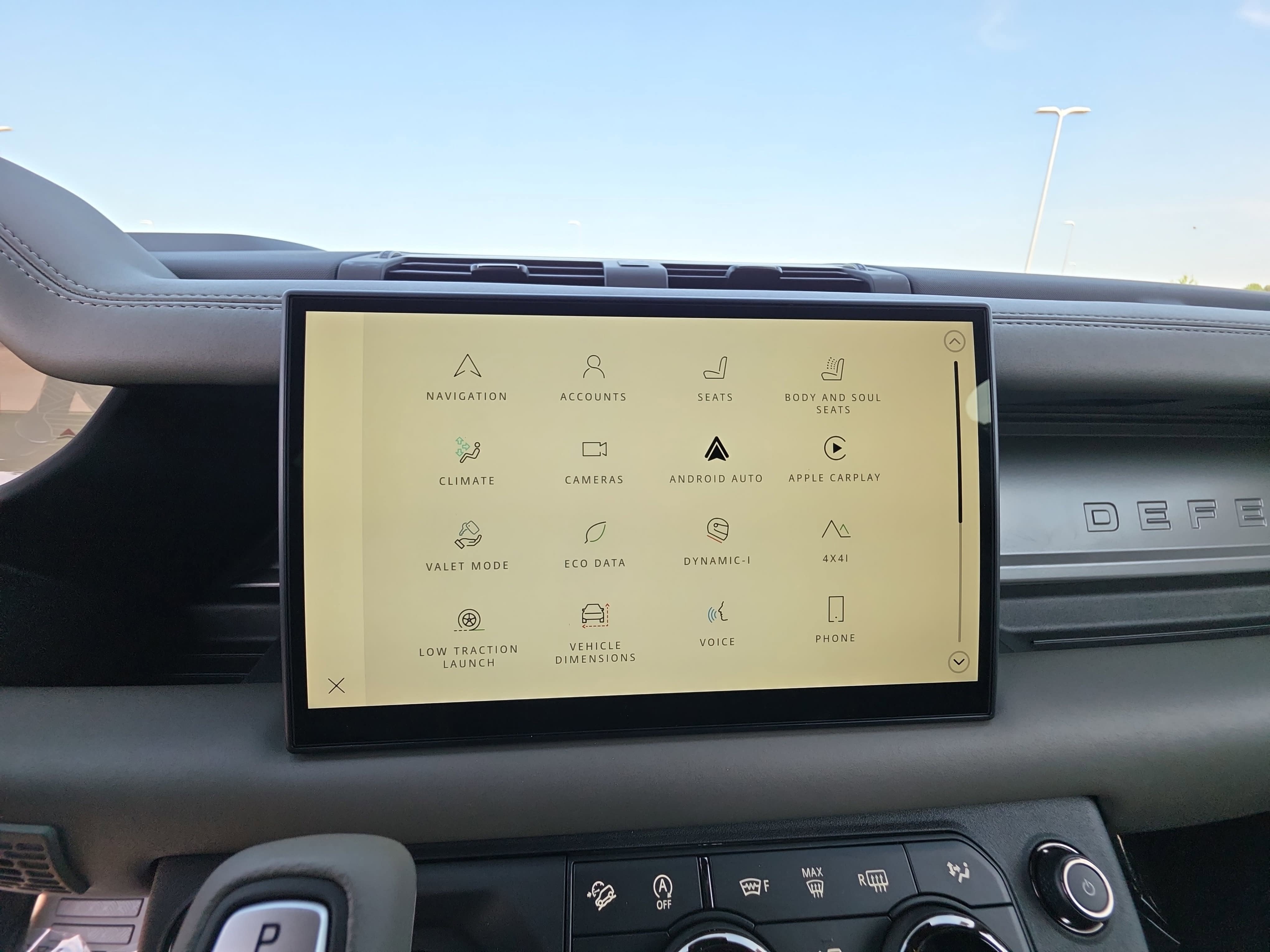 2025 Land Rover Defender V8