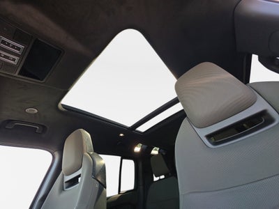2025 Land Rover Defender V8