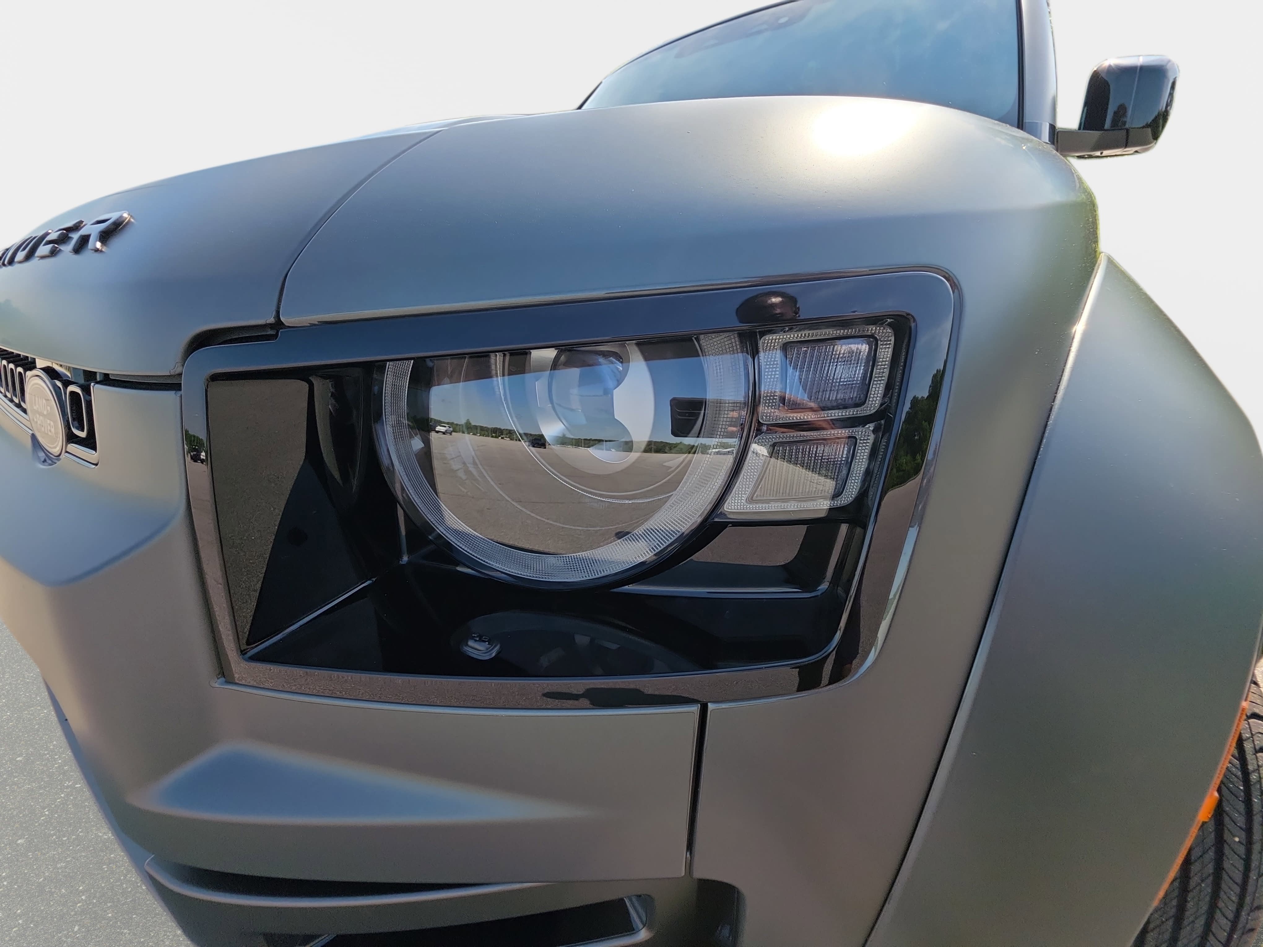 2025 Land Rover Defender V8