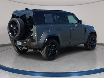 2025 Land Rover Defender V8