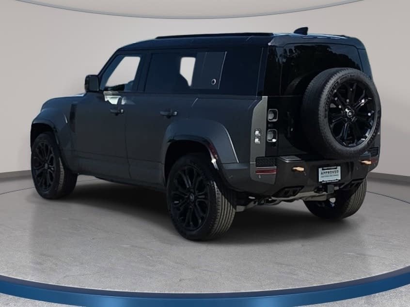 2025 Land Rover Defender V8