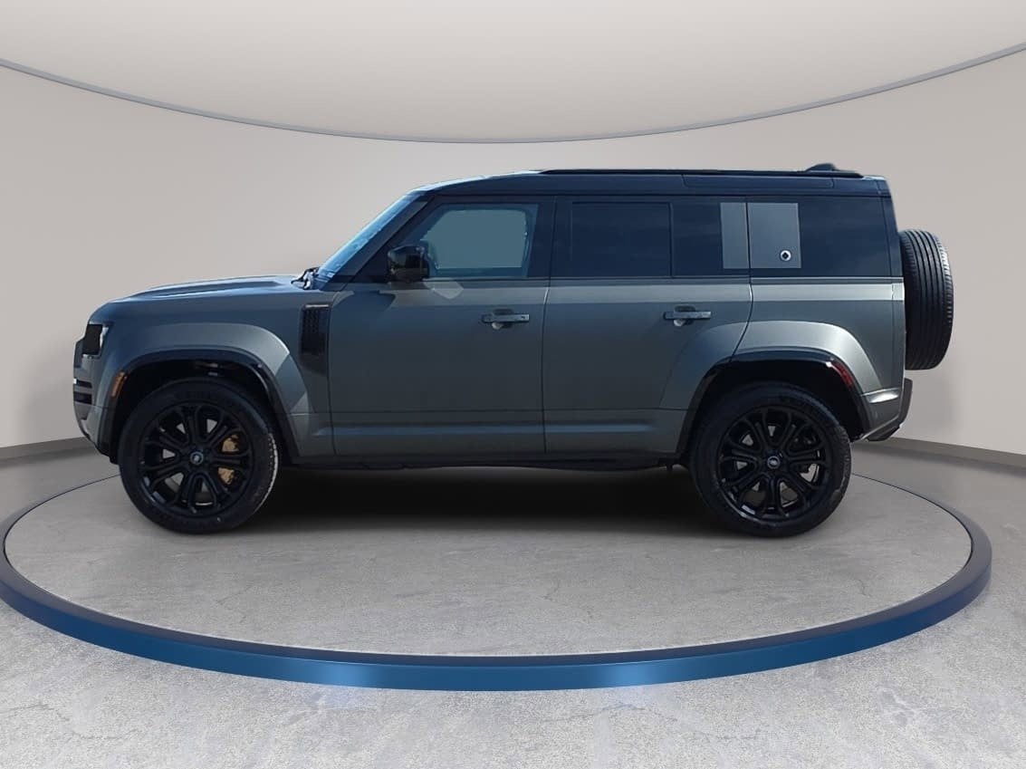 2025 Land Rover Defender V8