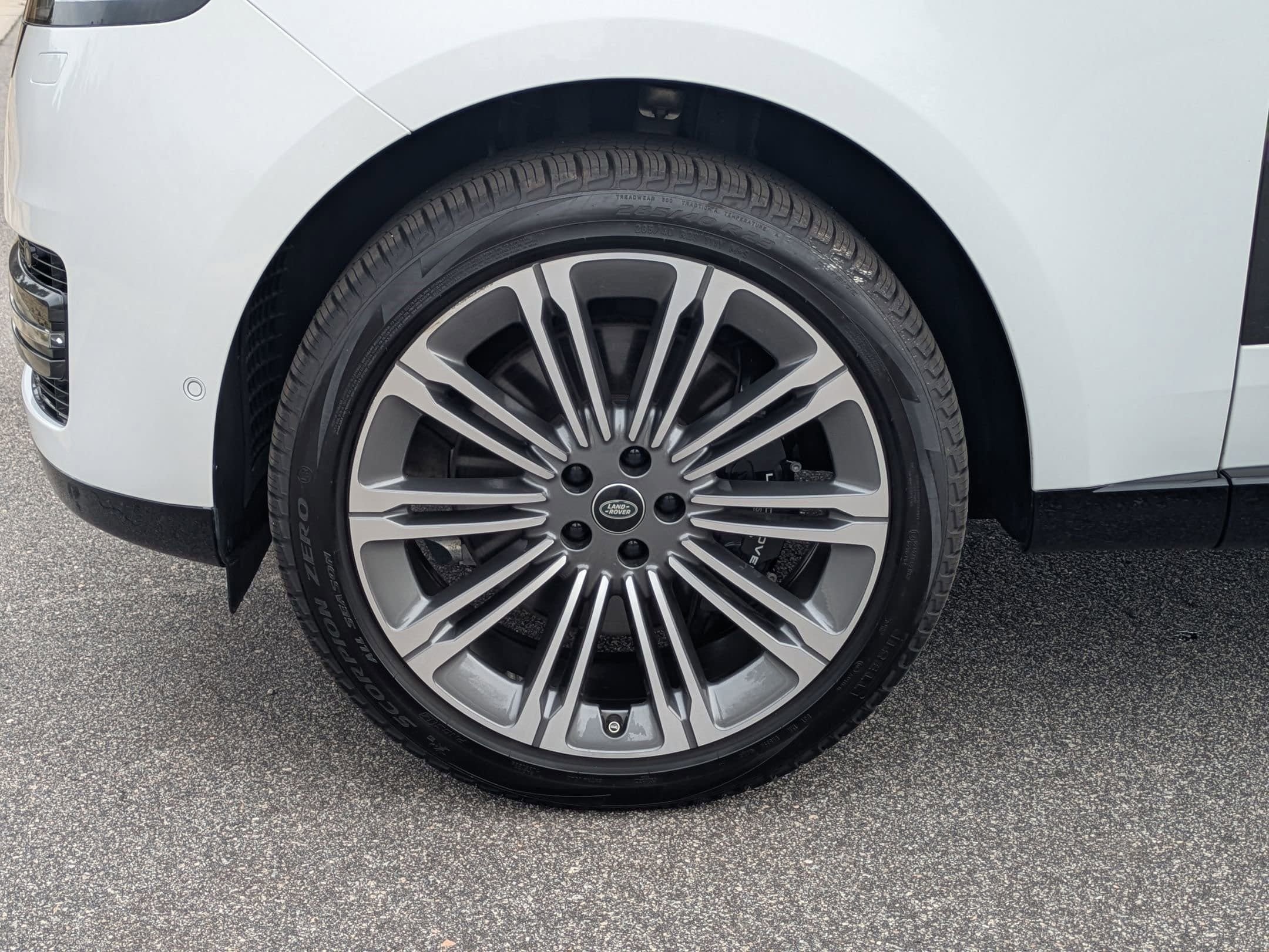 2023 Land Rover Range Rover SE