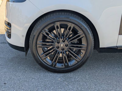 2025 Land Rover Range Rover SE