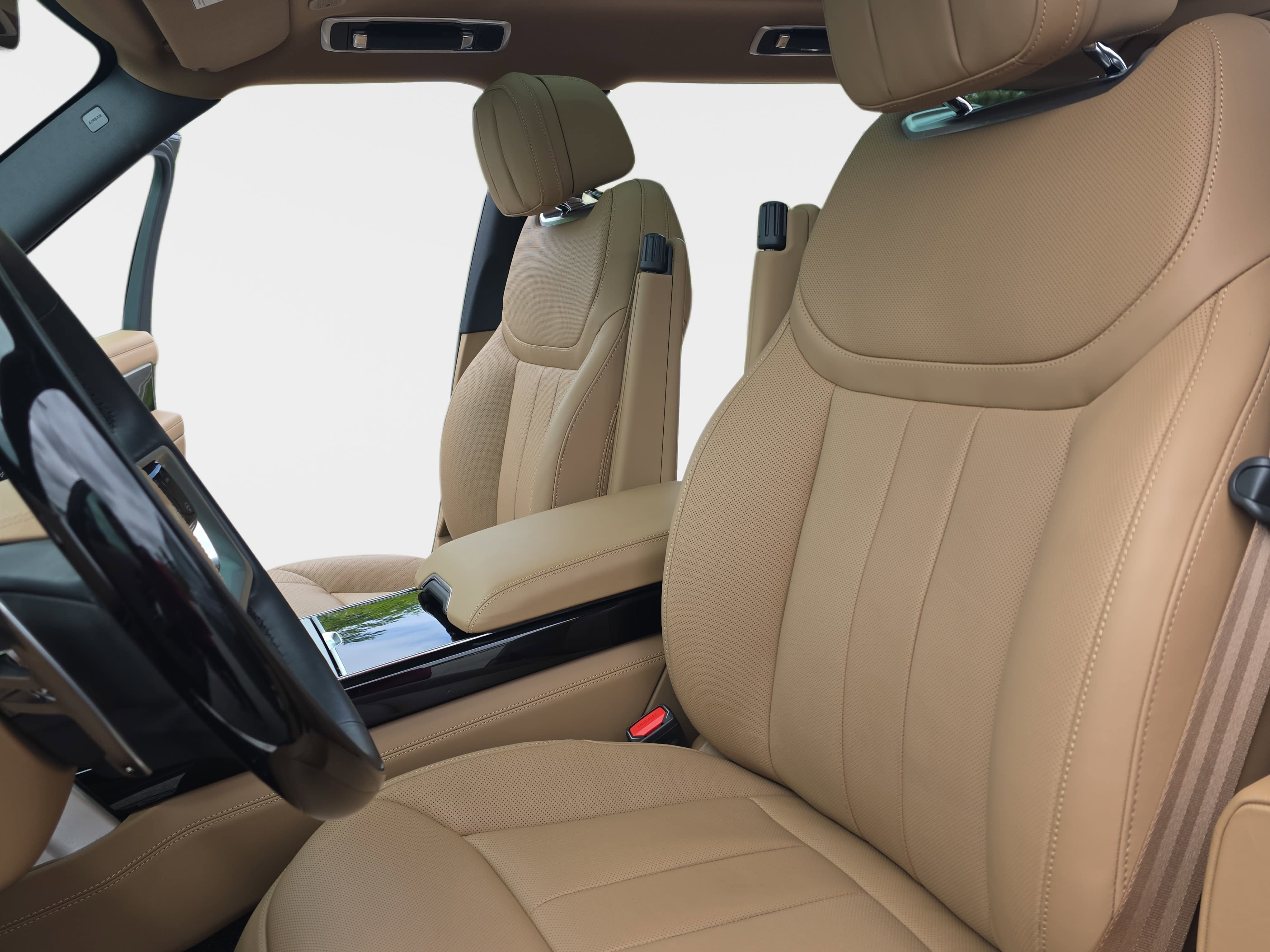 2025 Land Rover Range Rover SE