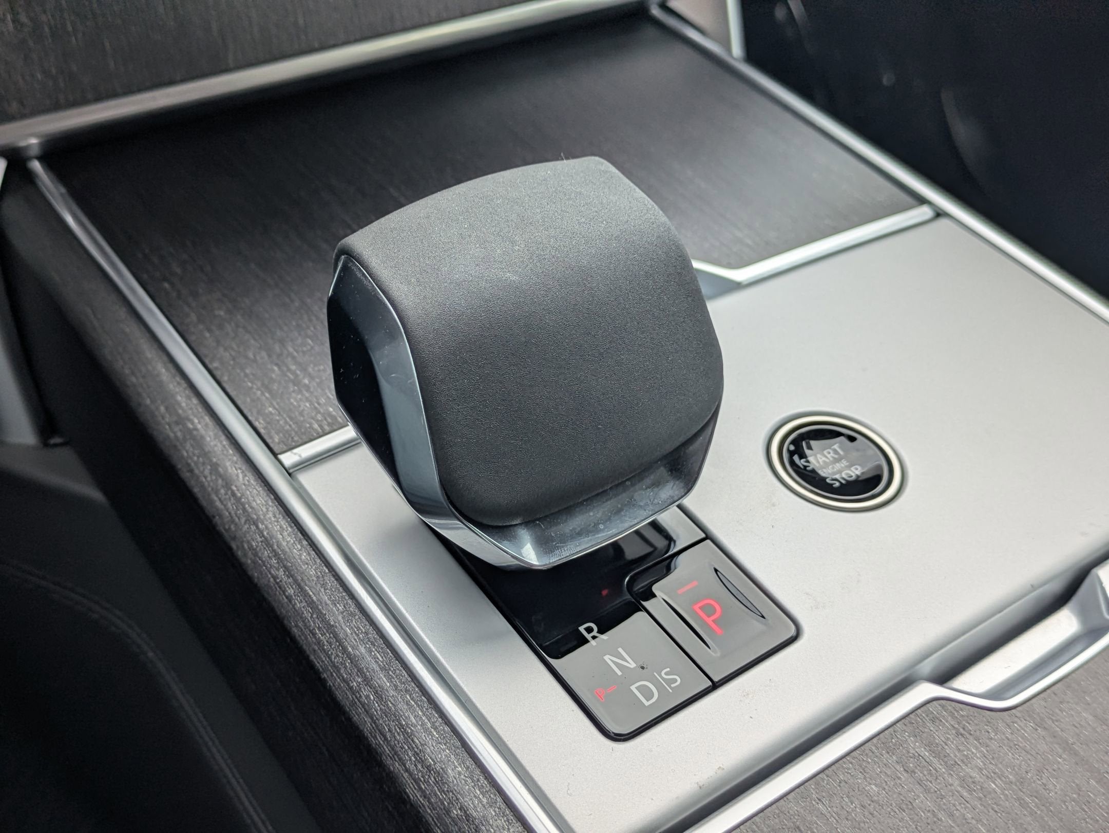 2024 Land Rover Range Rover SE